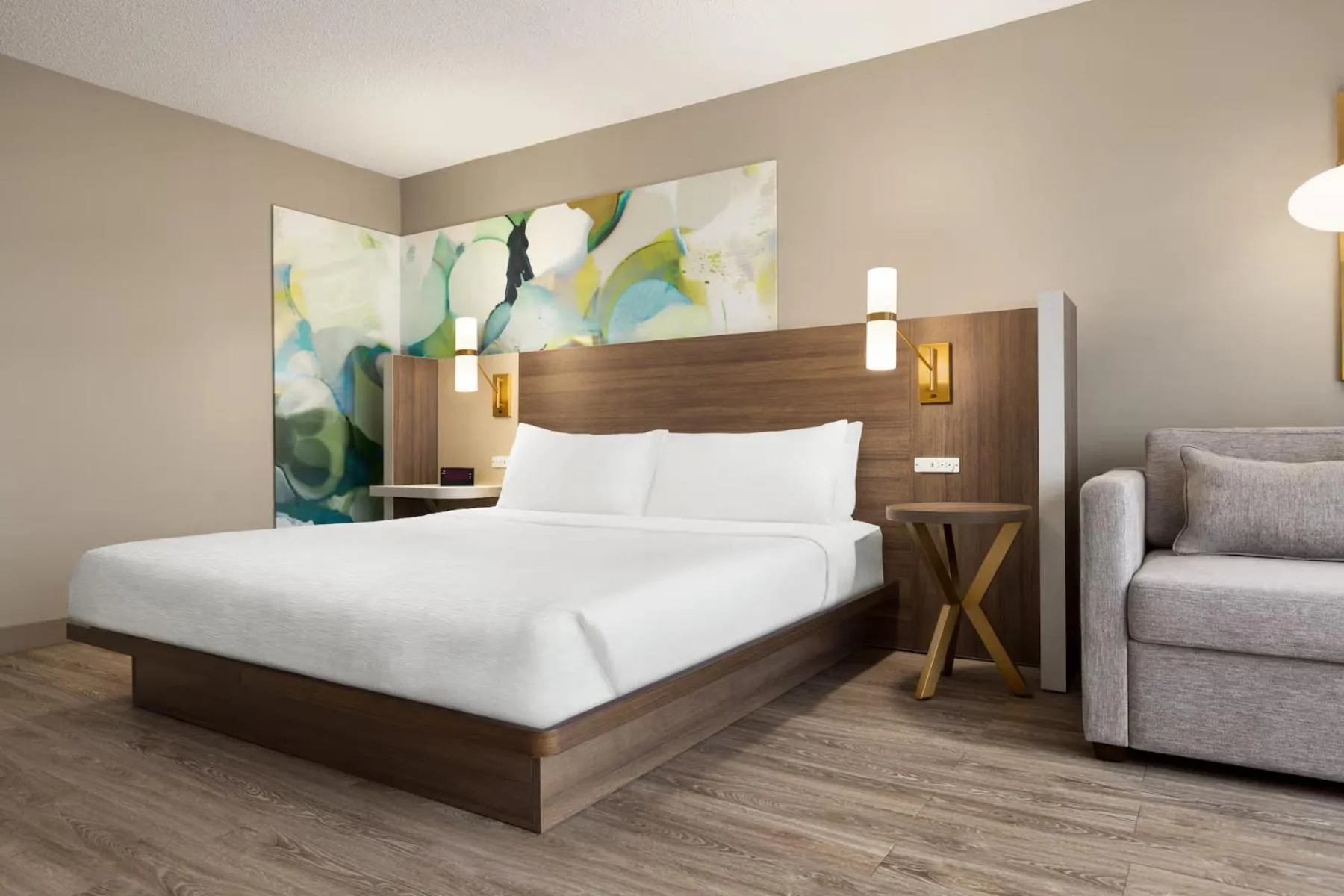 Bed in Garner Hotel Totowa by IHG