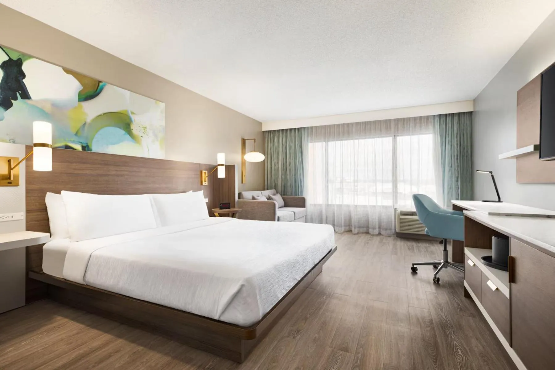 Bed in Garner Hotel Totowa by IHG