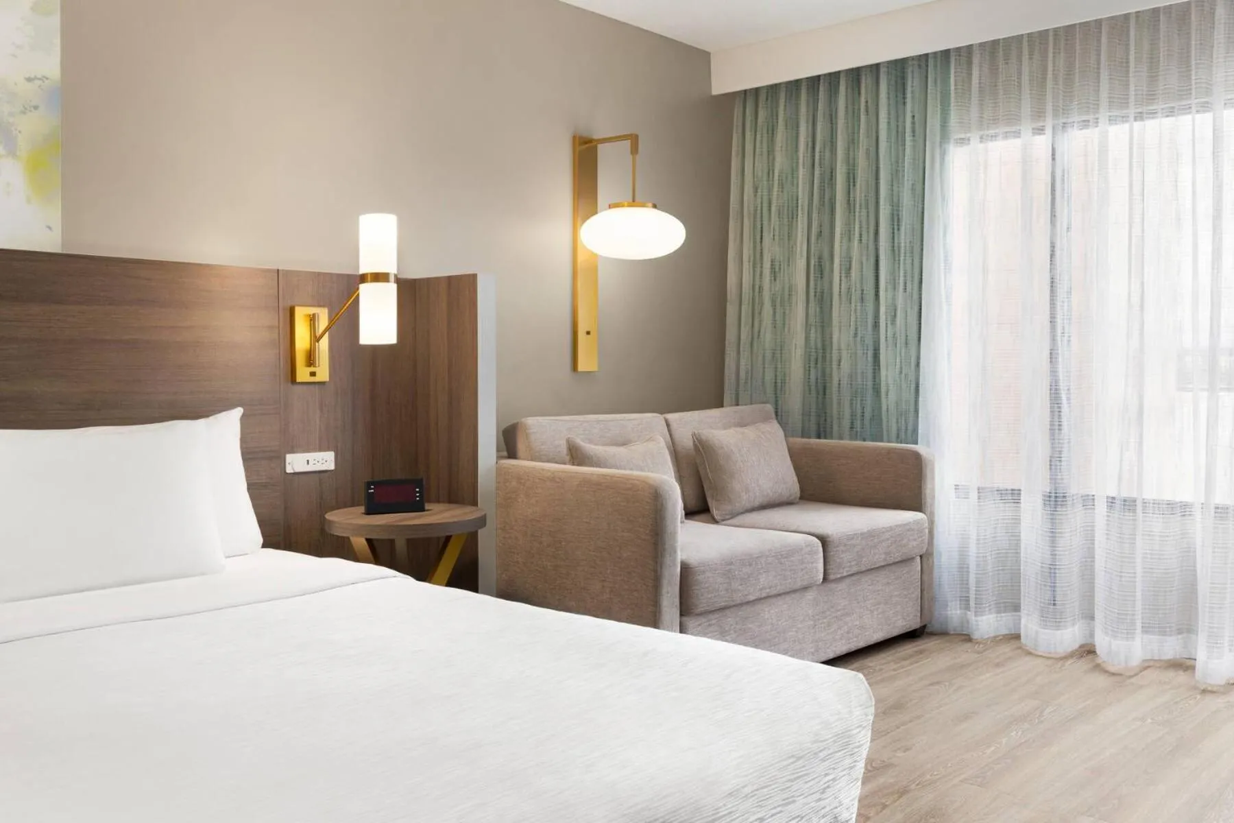 Bed in Garner Hotel Totowa by IHG