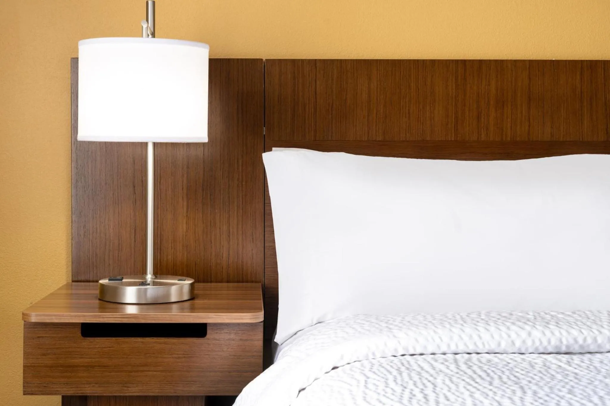 Photo of the whole room, Bed in Garner Hotel Totowa by IHG