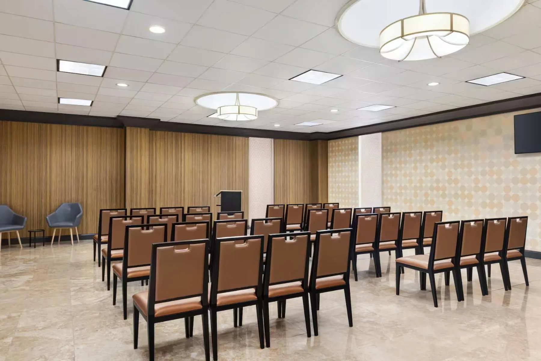 Meeting/conference room in Garner Hotel Totowa by IHG