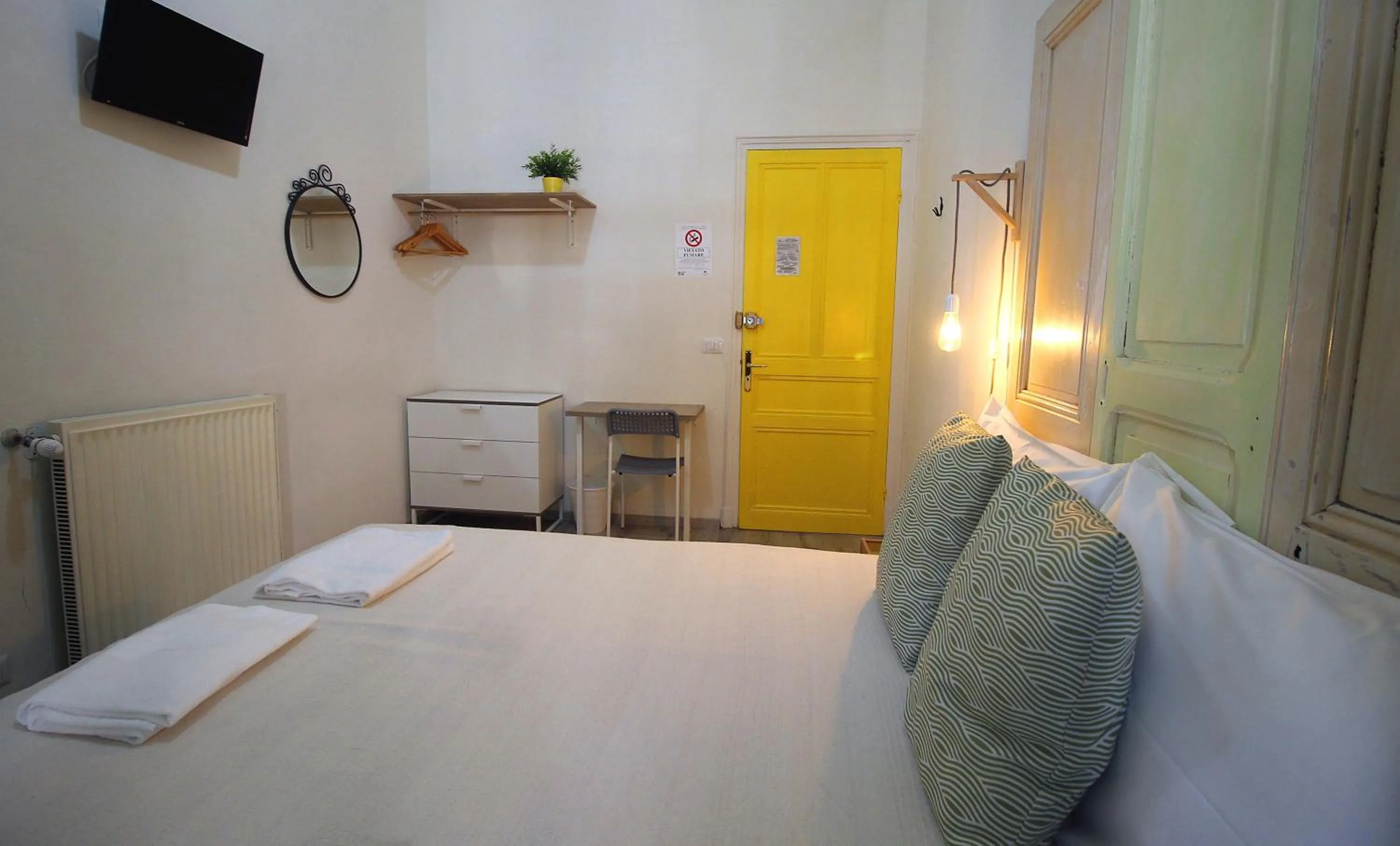 Area and facilities, Bed in Hotel Elandra