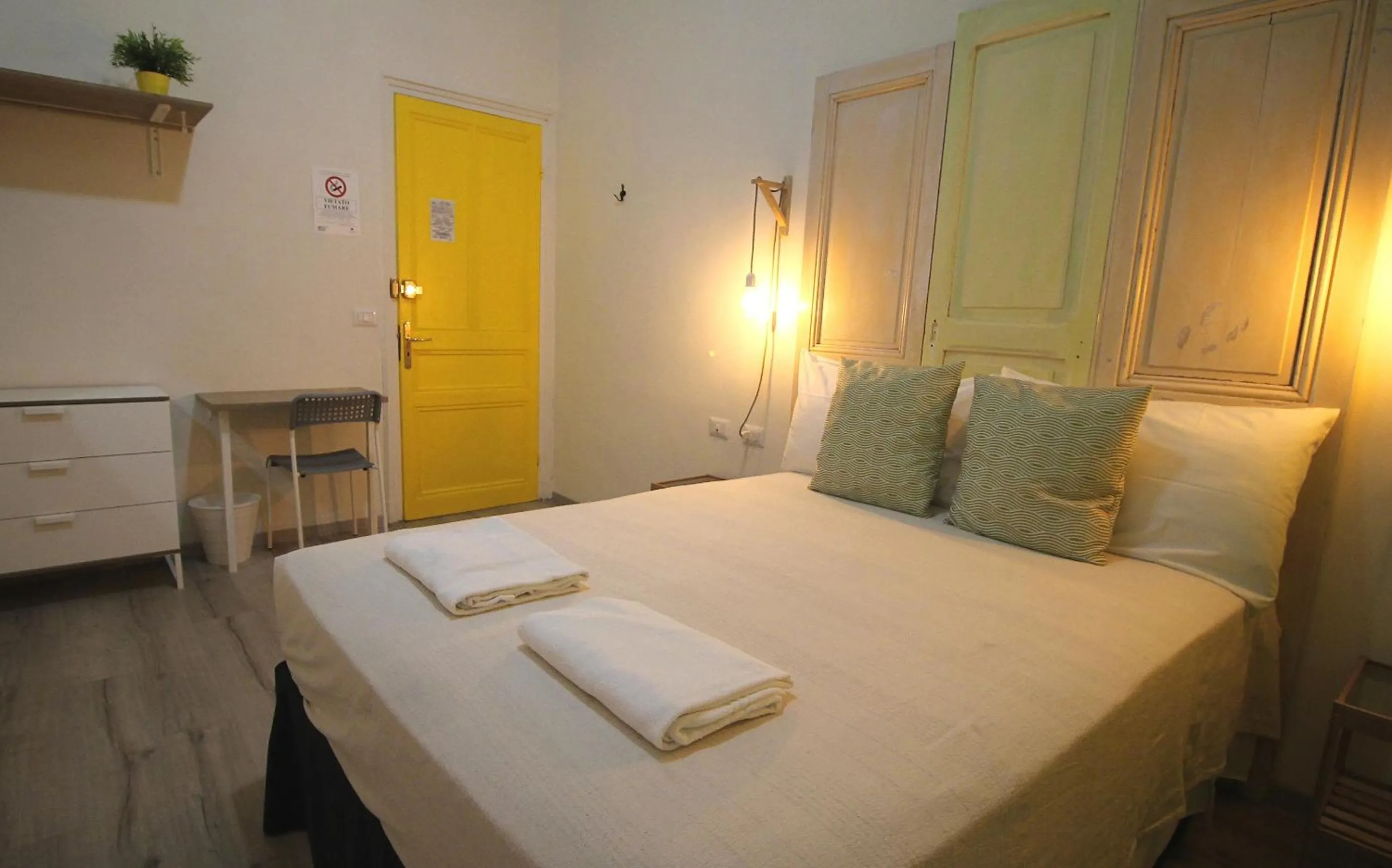 Bedroom, Bed in Hotel Elandra