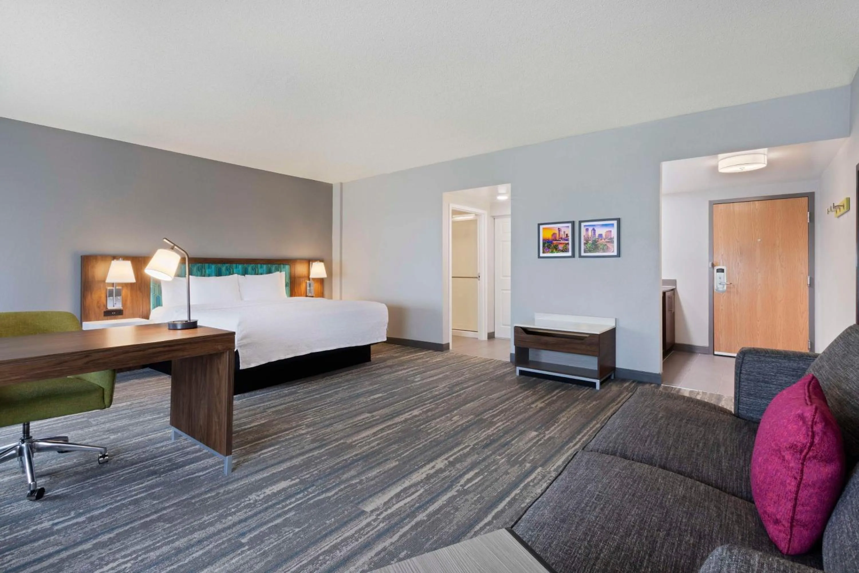 Bedroom, Bed in Hampton Inn & Suites Tampa East Casino Area