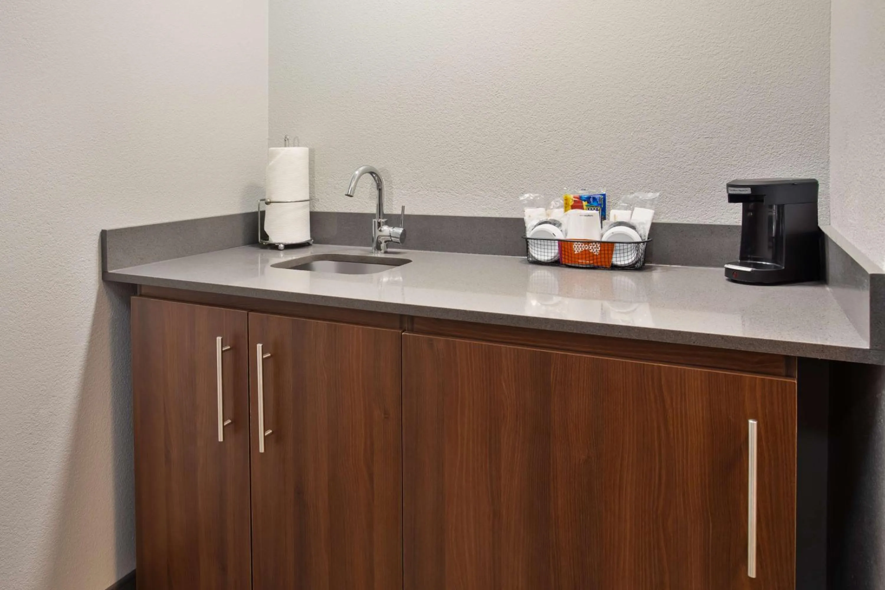 Photo of the whole room in Hampton Inn & Suites Tampa East Casino Area