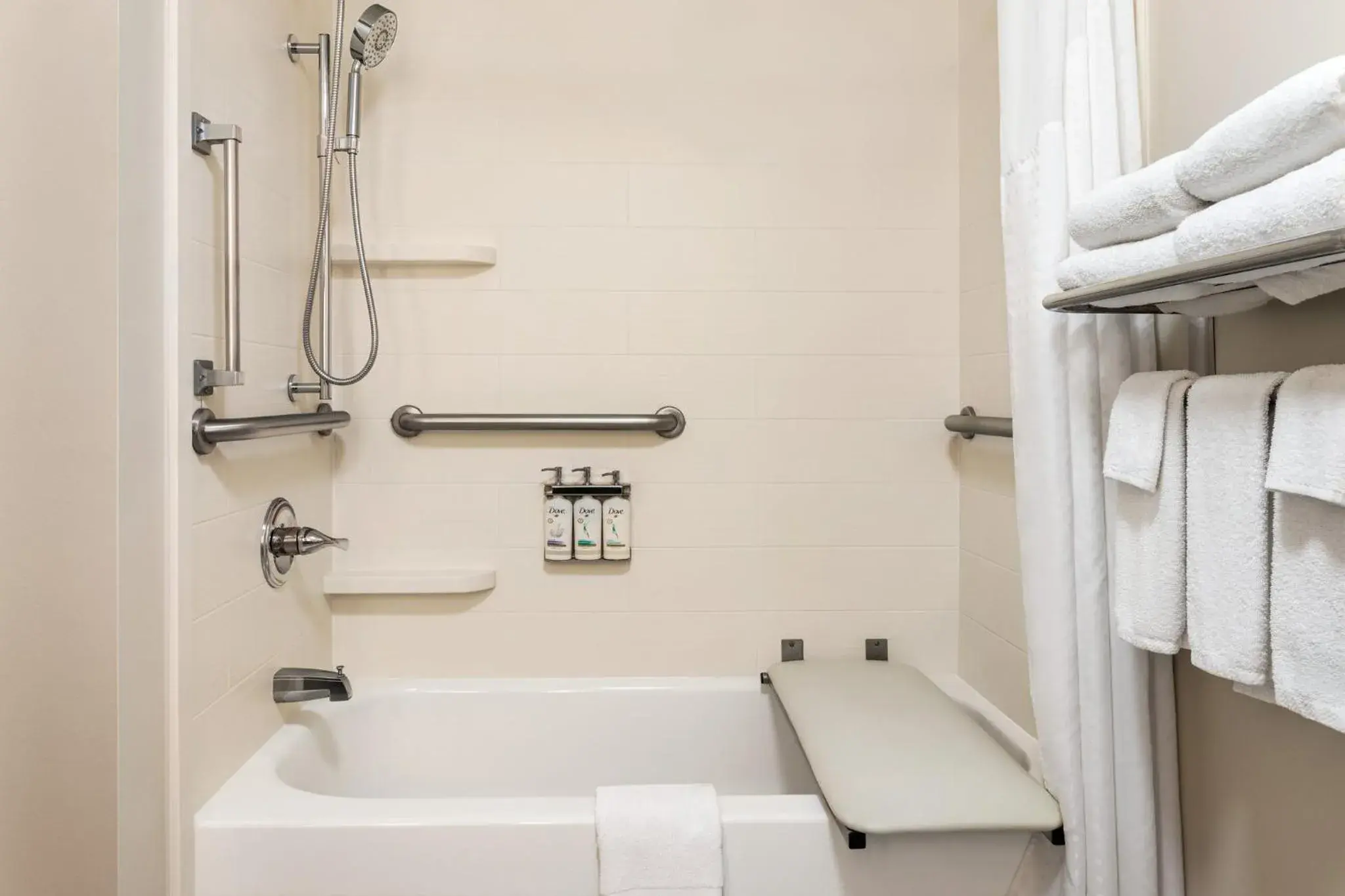 Standard King Room with Mobility Accessible Tub in Holiday Inn Express Birmingham Irondale East by IHG Standard King Room with Mobility Accessible Tub in Holiday Inn Express Birmingham Irondale East by IHG