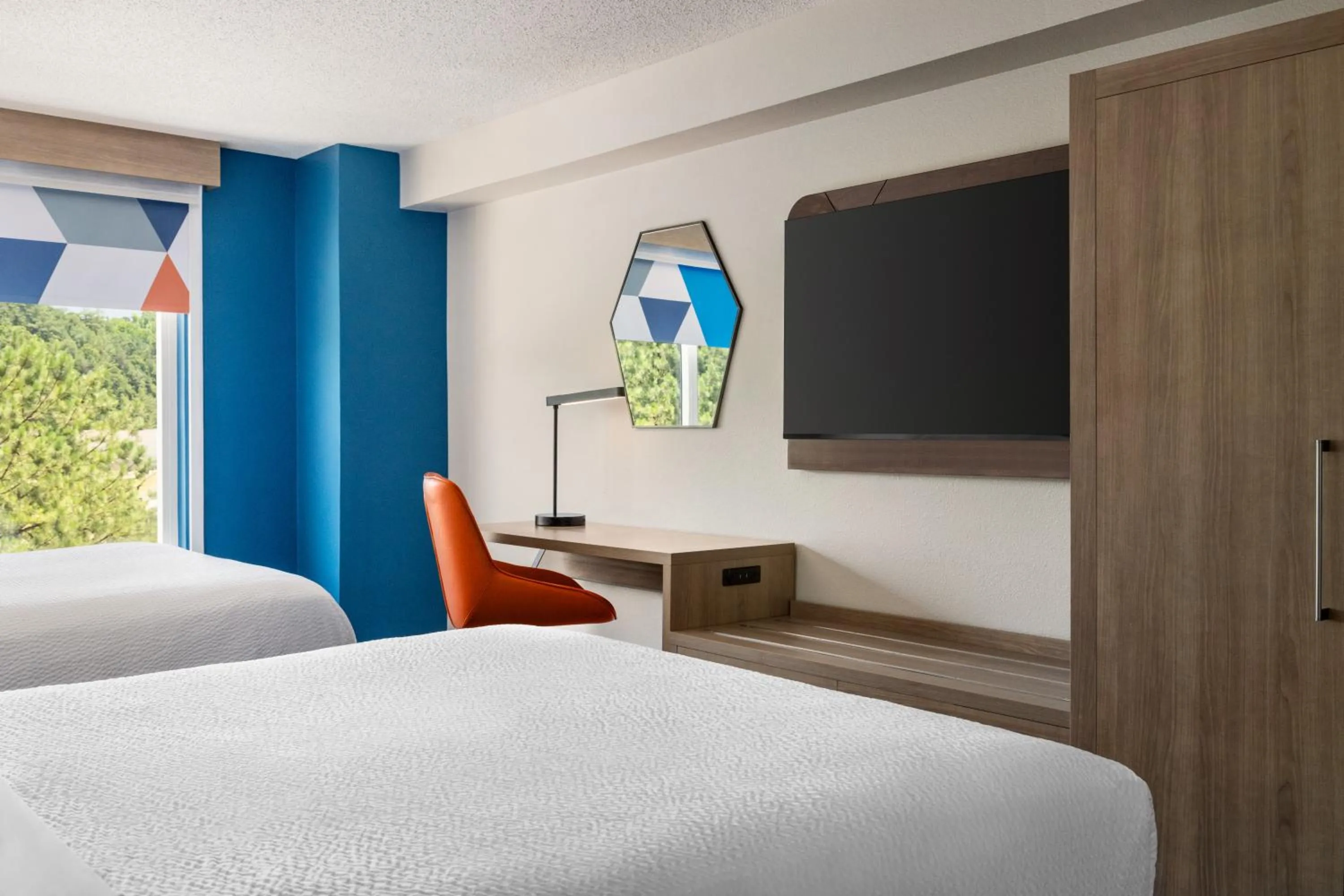 Bed in Holiday Inn Express Birmingham Irondale East by IHG