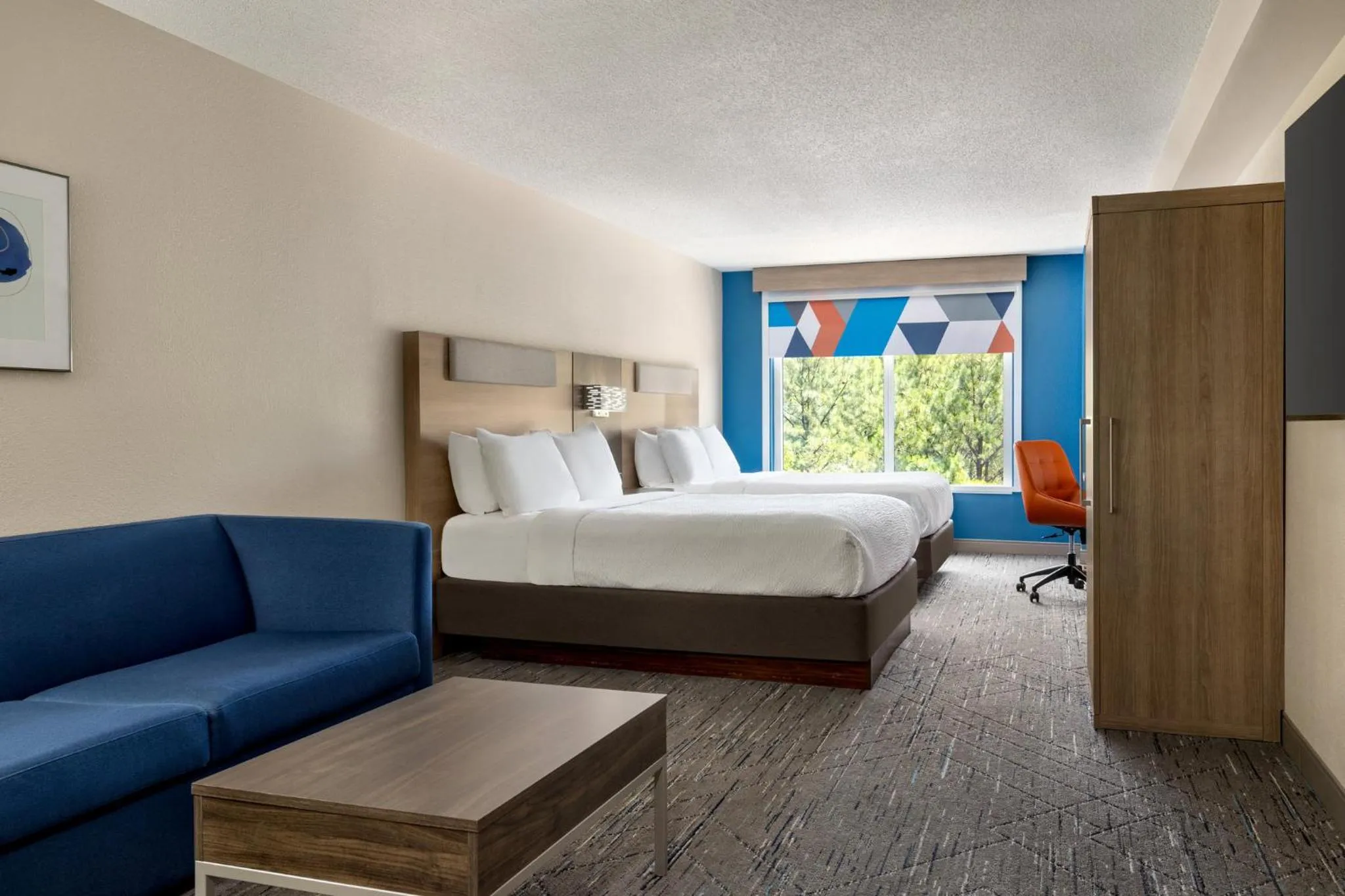 Photo of the whole room, Bed in Holiday Inn Express Birmingham Irondale East by IHG