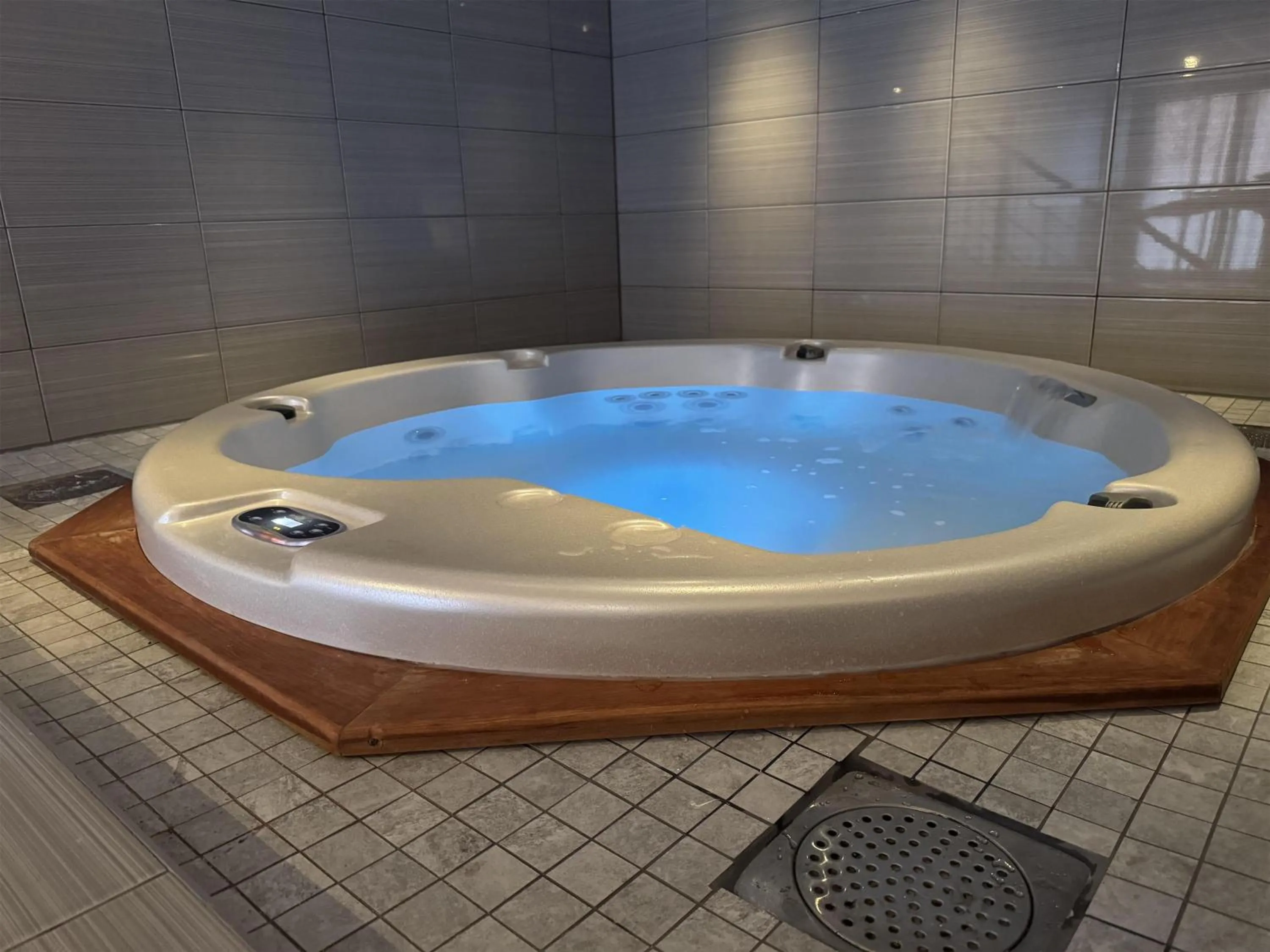 Pool view in Best Western Hotell Ett