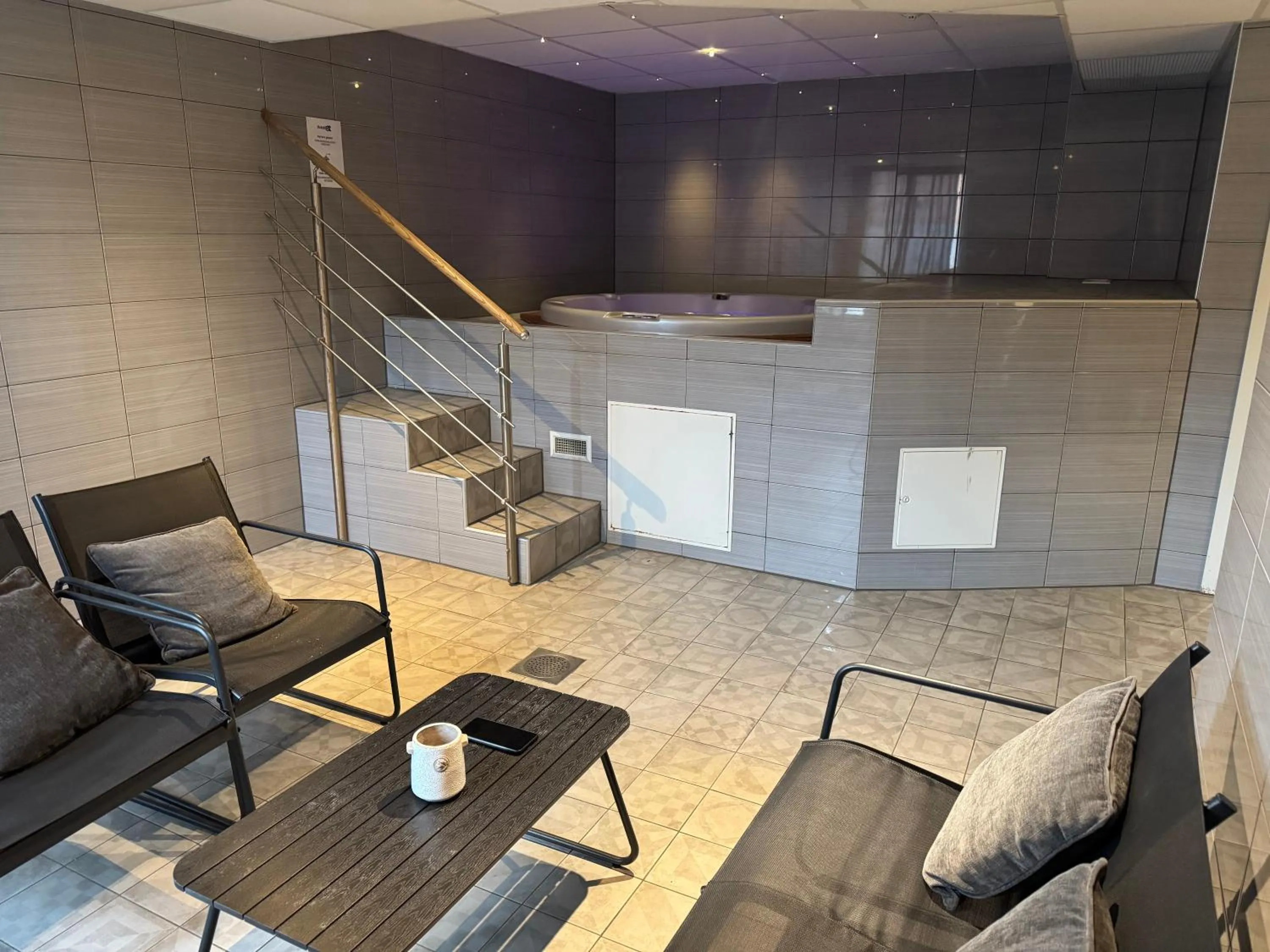 Swimming pool in Best Western Hotell Ett