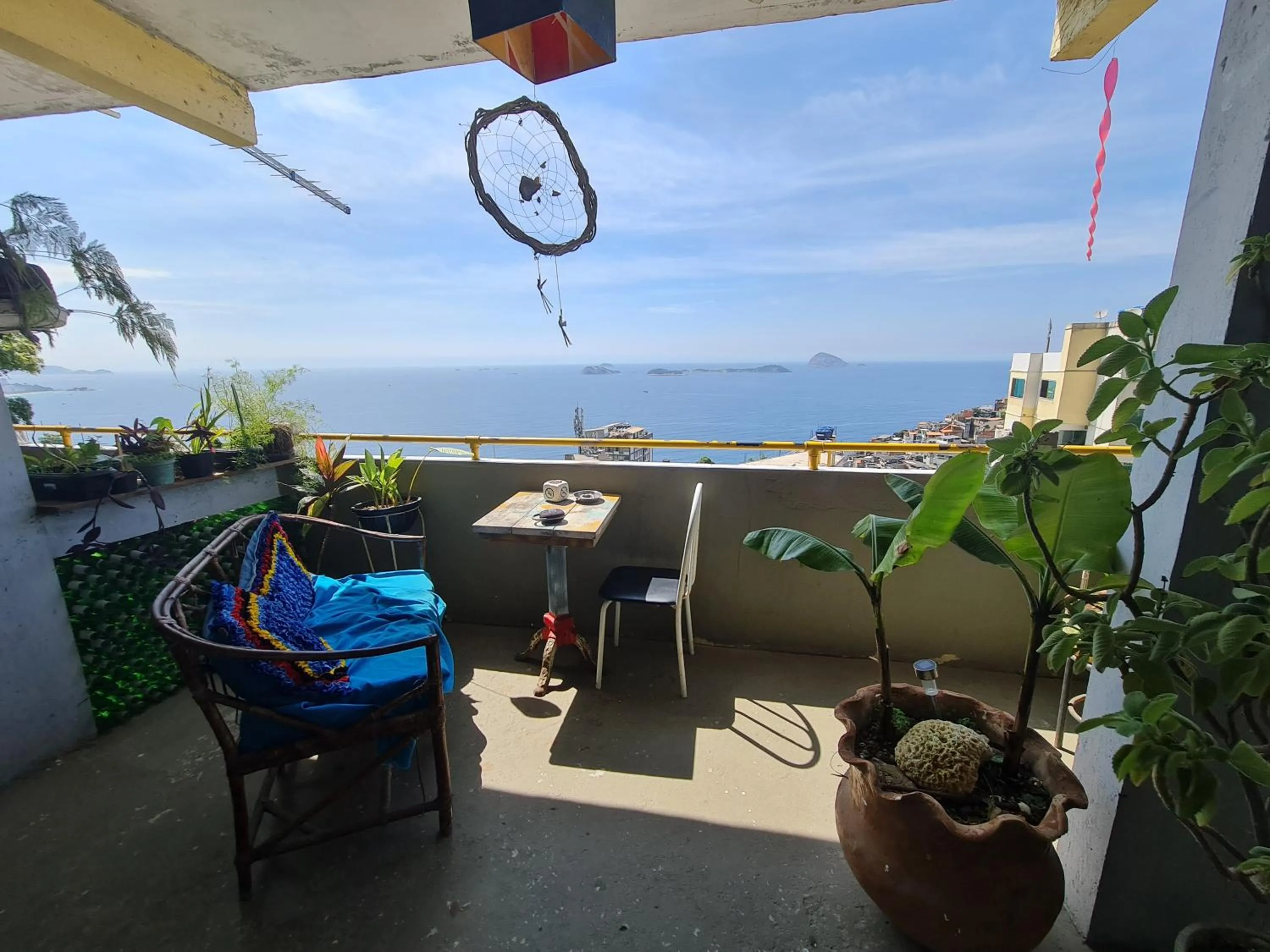 Seating area in Hostel Sol & Mar