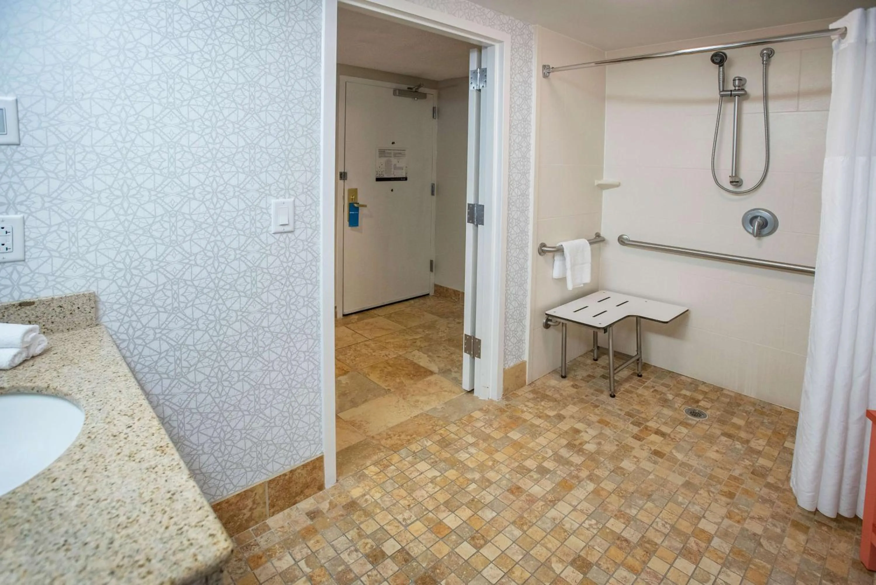 Bathroom in Hampton Inn Pensacola-Airport