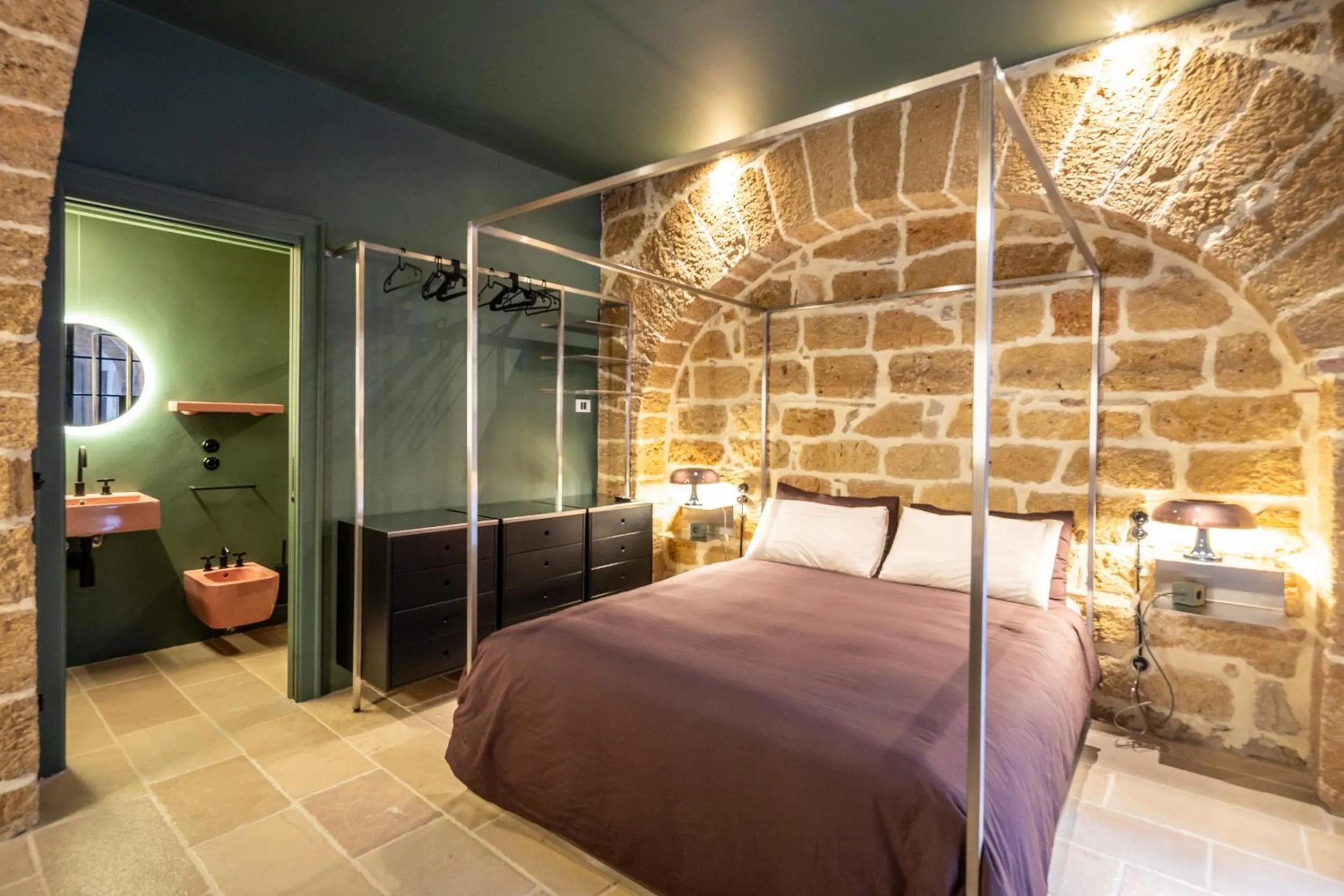 Bathroom, Bed in Le Stanze al Genio di Darlon