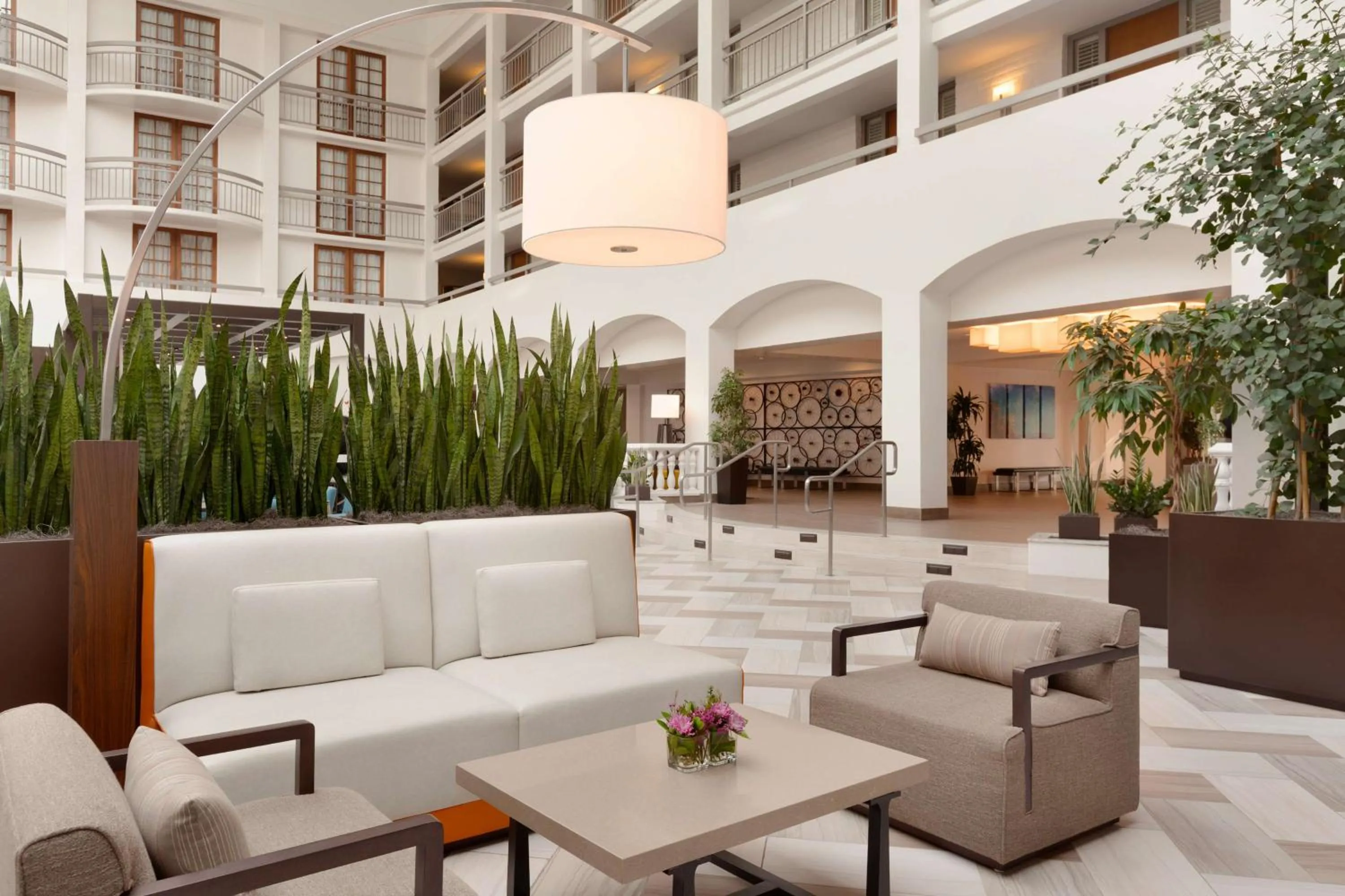 Lobby or reception in Embassy Suites San Luis Obispo