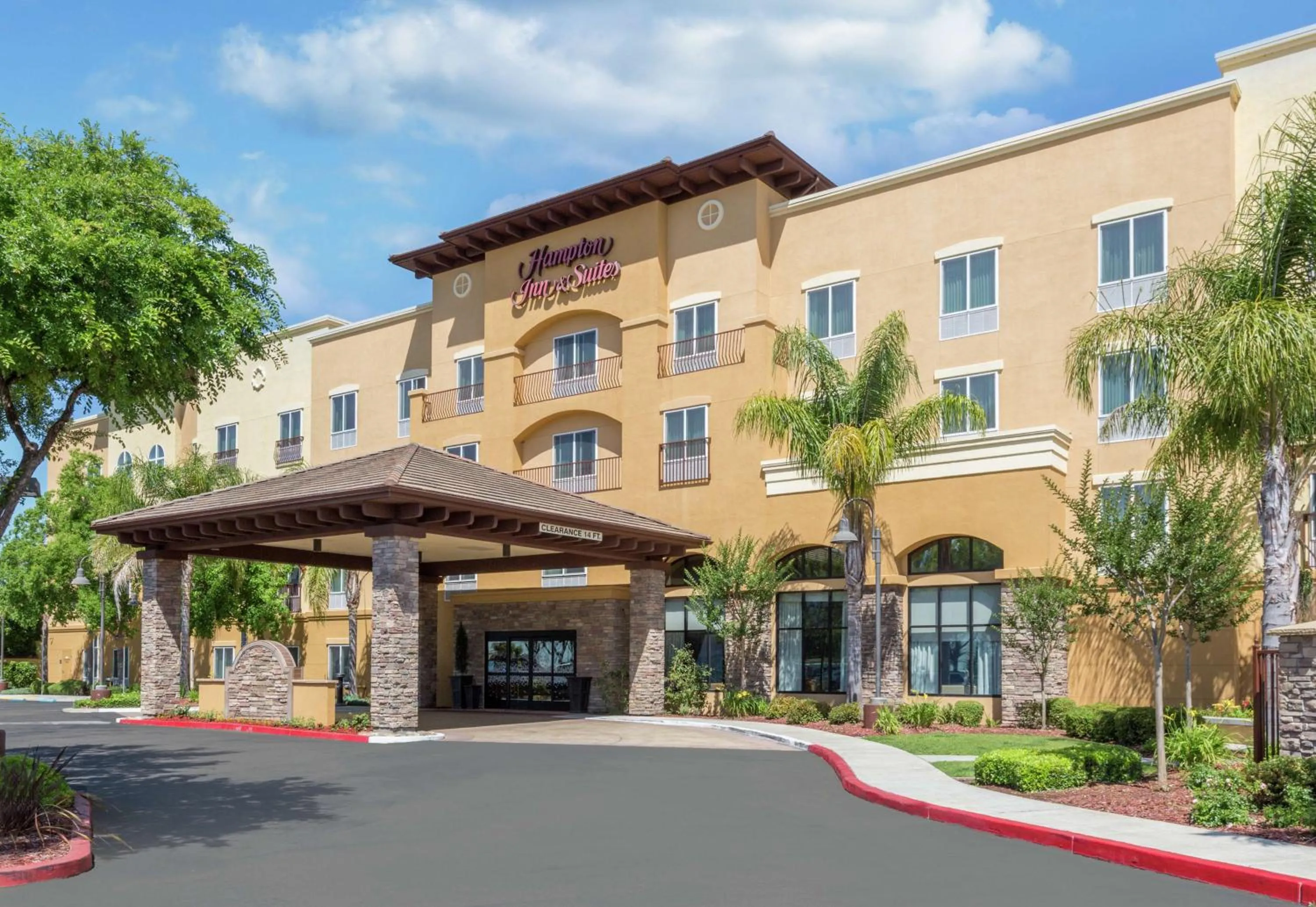 Property building in Hampton Inn & Suites Lodi