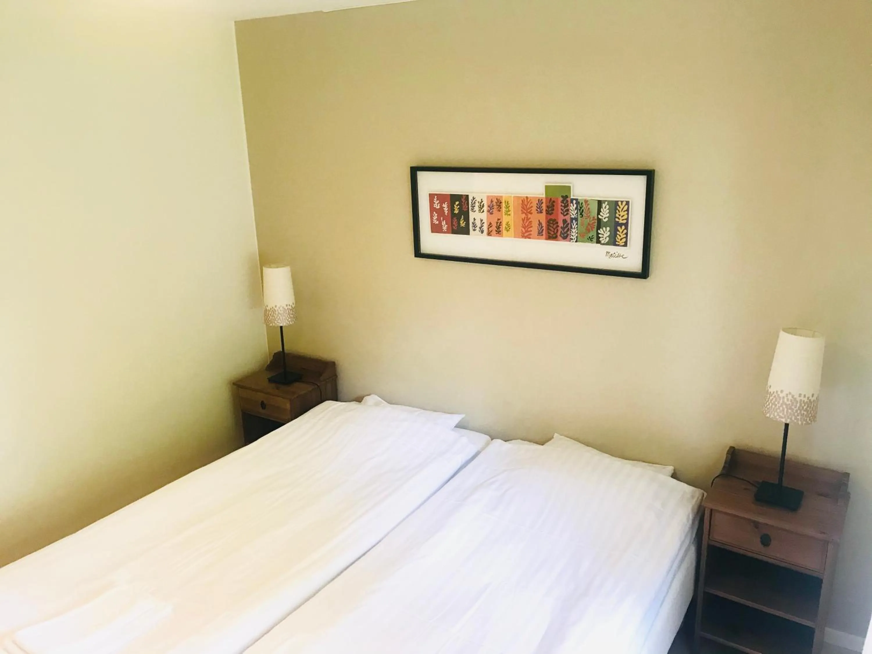 Property building, Bed in Wisingsö Hotell