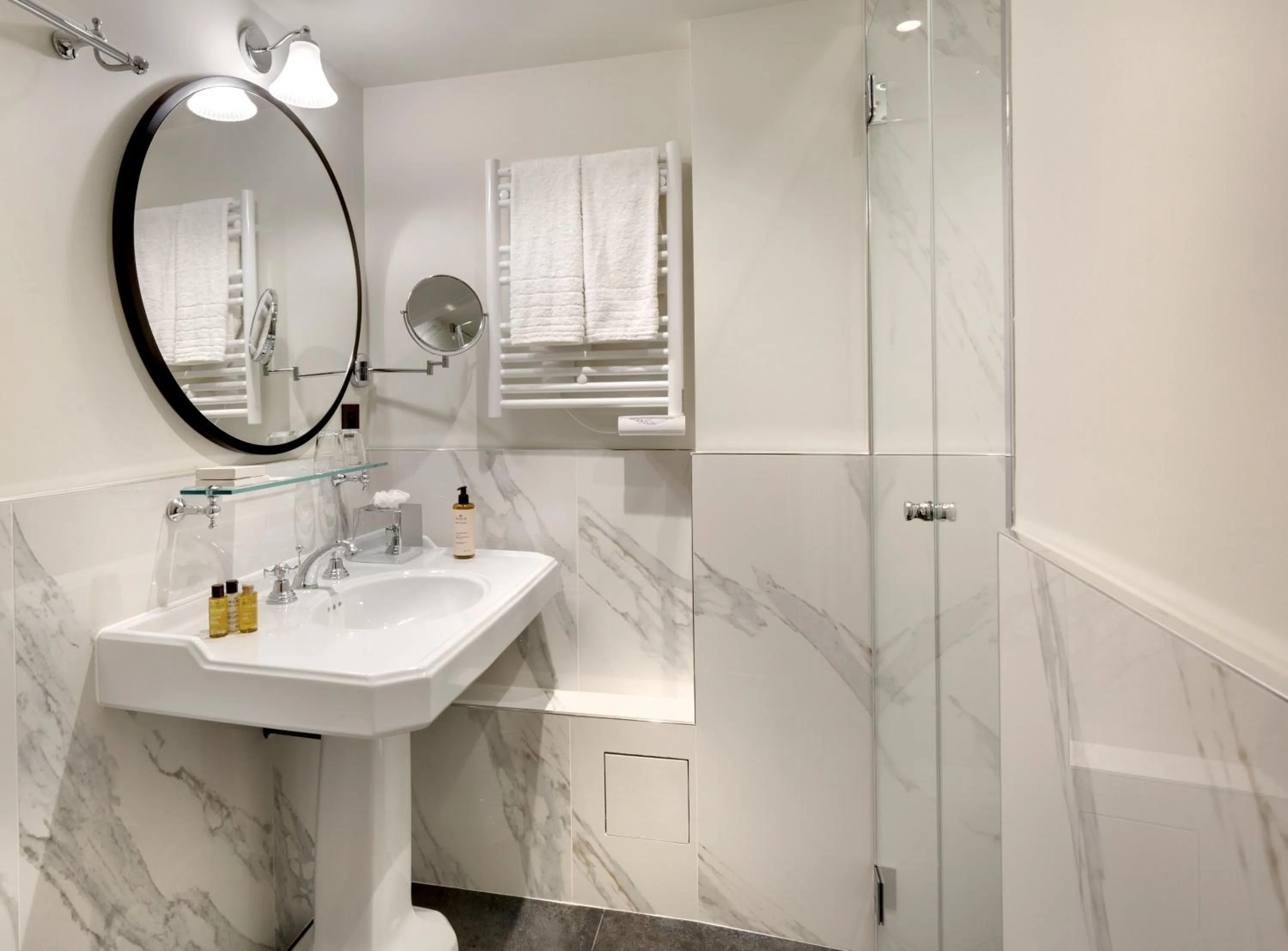 Shower in Les Rives de Notre-Dame