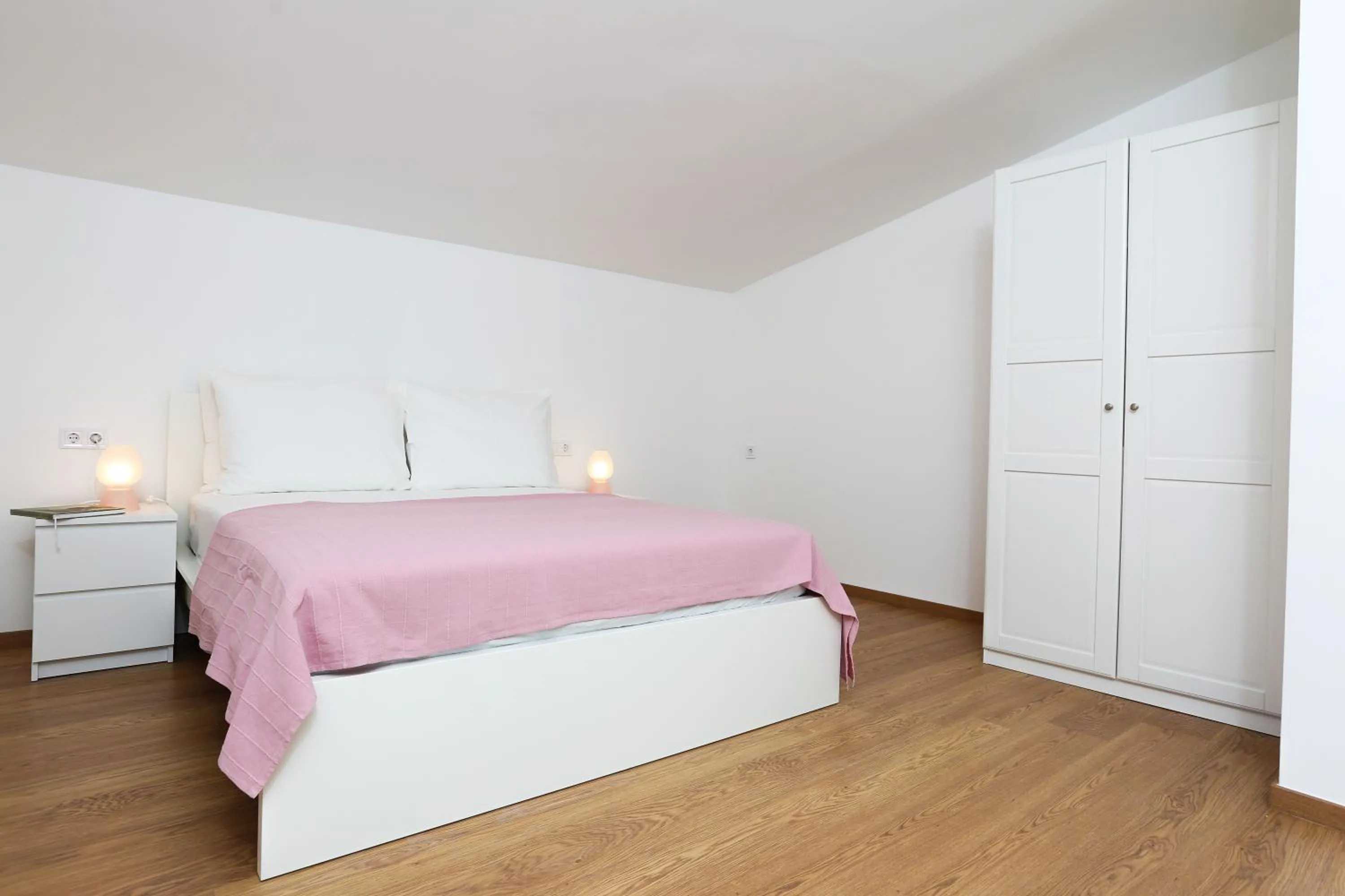 Bedroom, Bed in Apartment Dee Dee
