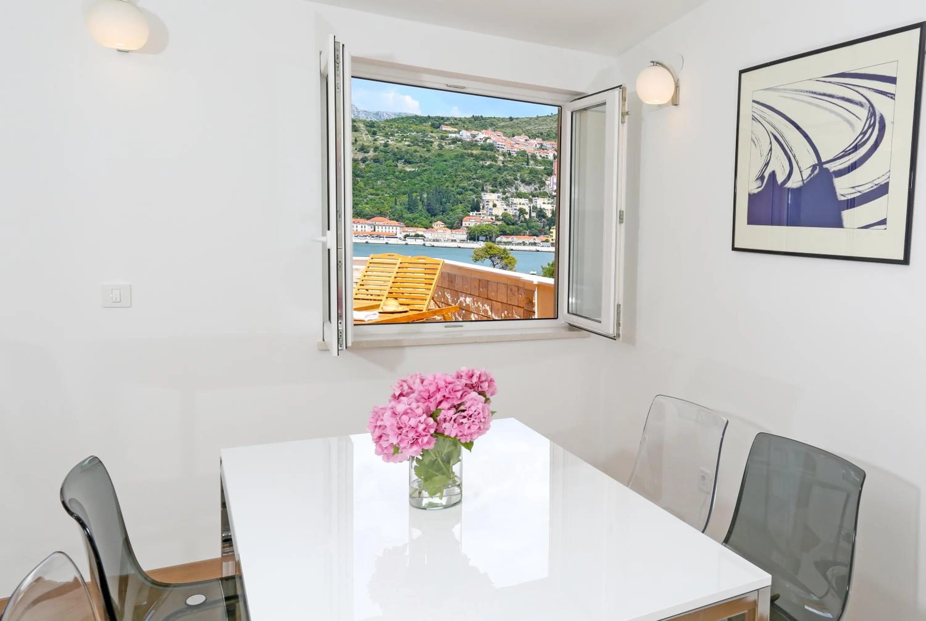 Sea view in Apartment Dee Dee