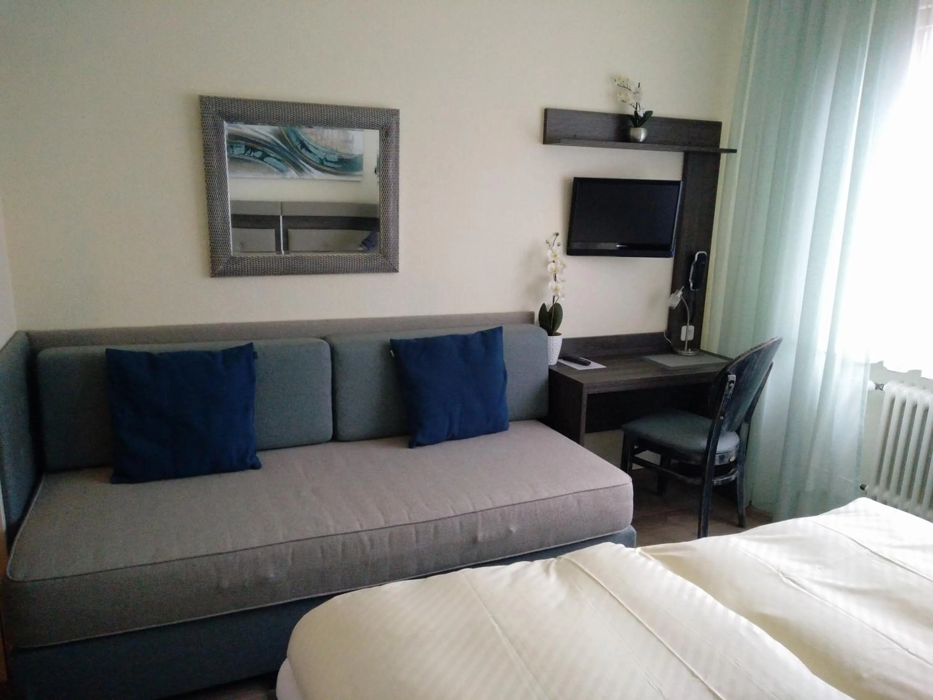 Day, Bed in Hotel Alfa