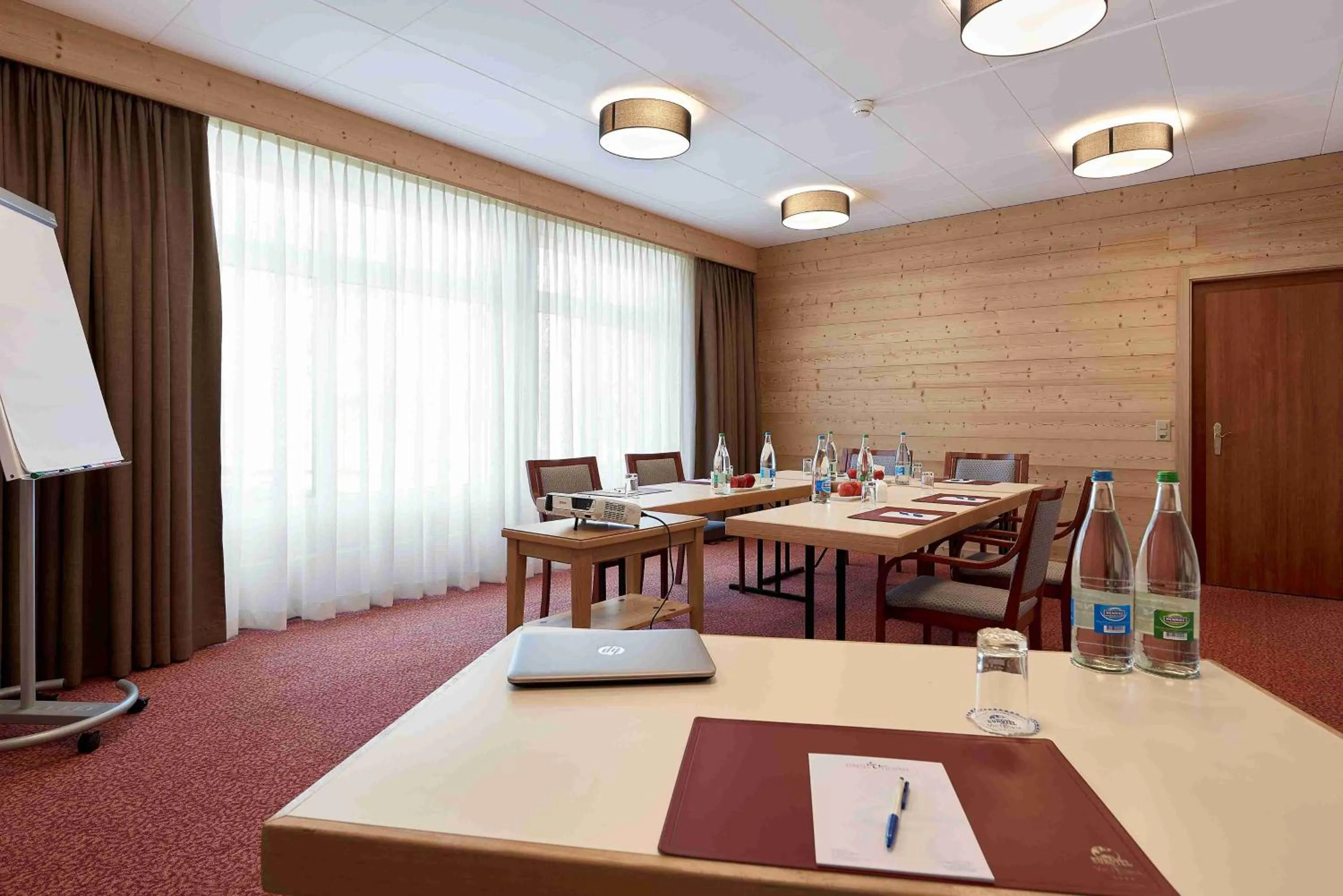 Meeting/conference room in The Glacier Hotel - ex Eurotel Victoria -