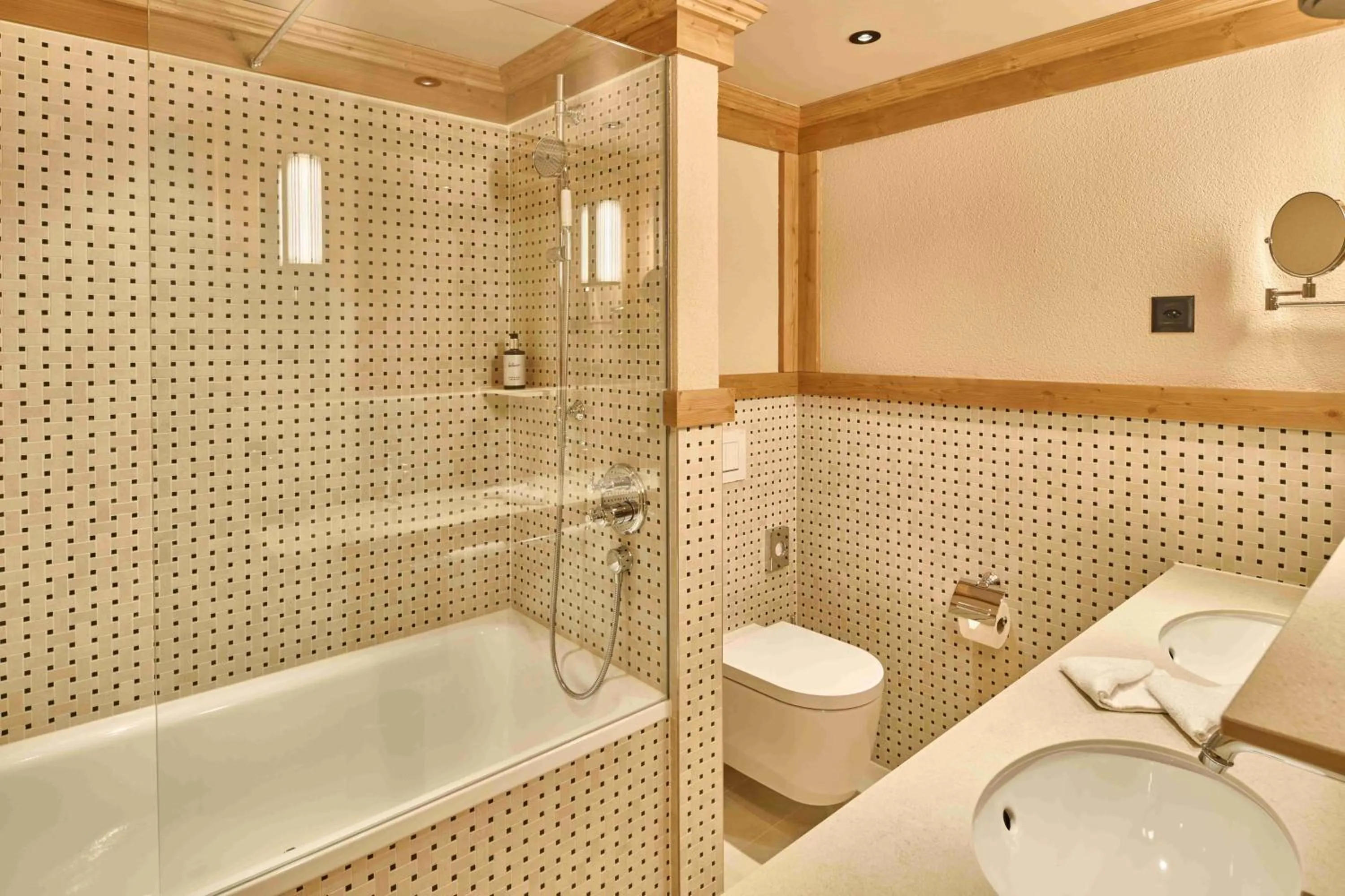 Bathroom in The Glacier Hotel - ex Eurotel Victoria -