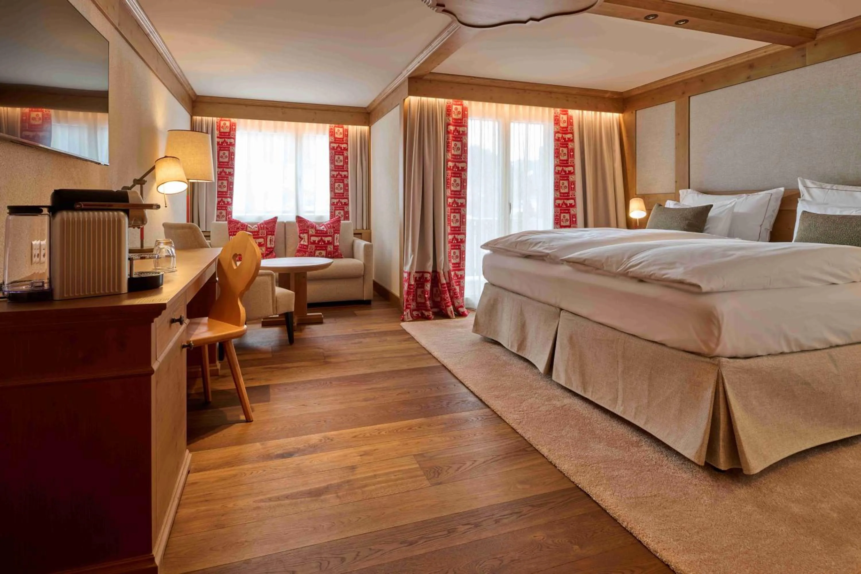 Bedroom, Bed in The Glacier Hotel - ex Eurotel Victoria -