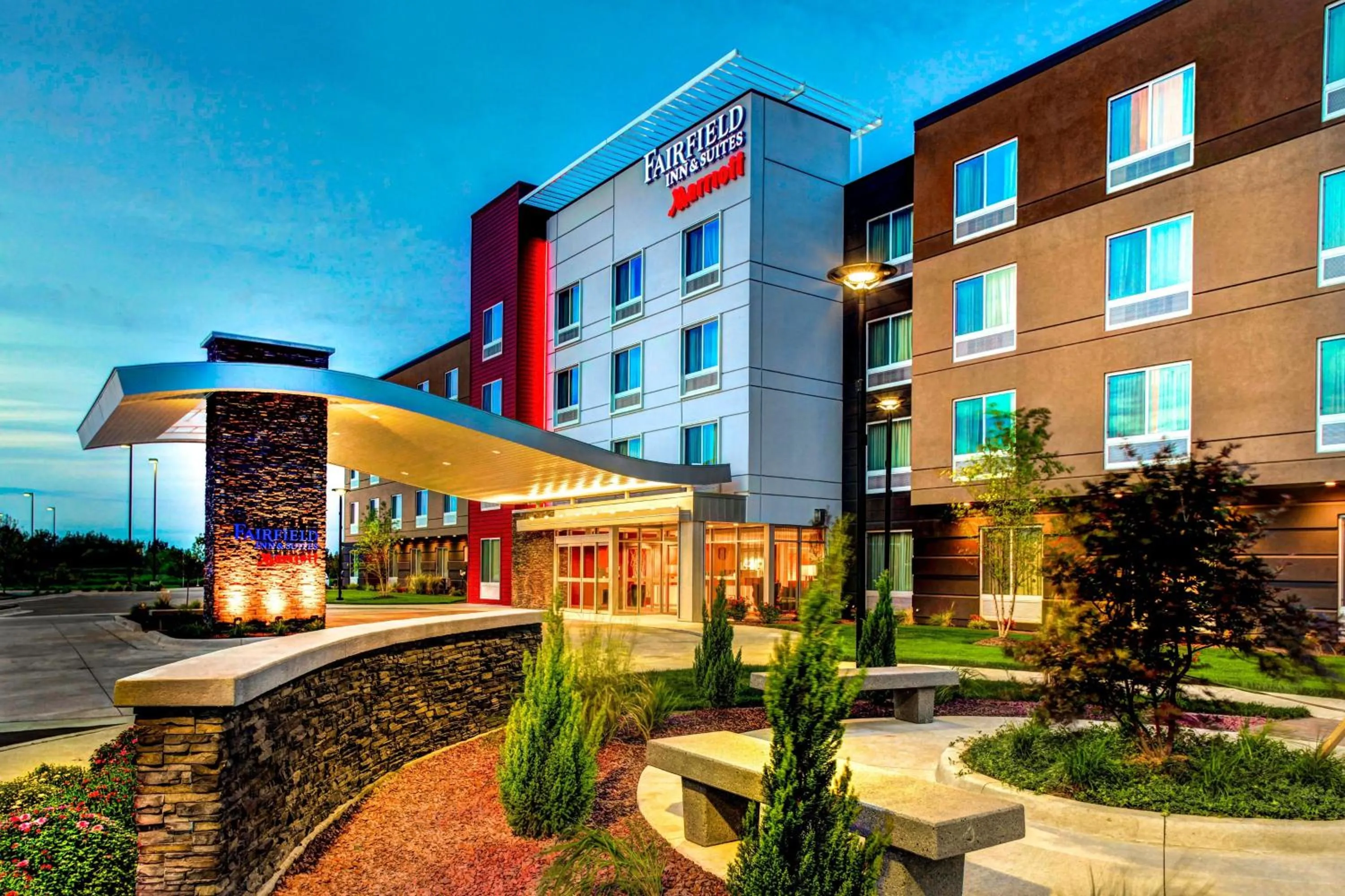 Property building in Fairfield Inn & Suites by Marriott Lansing at Eastwood