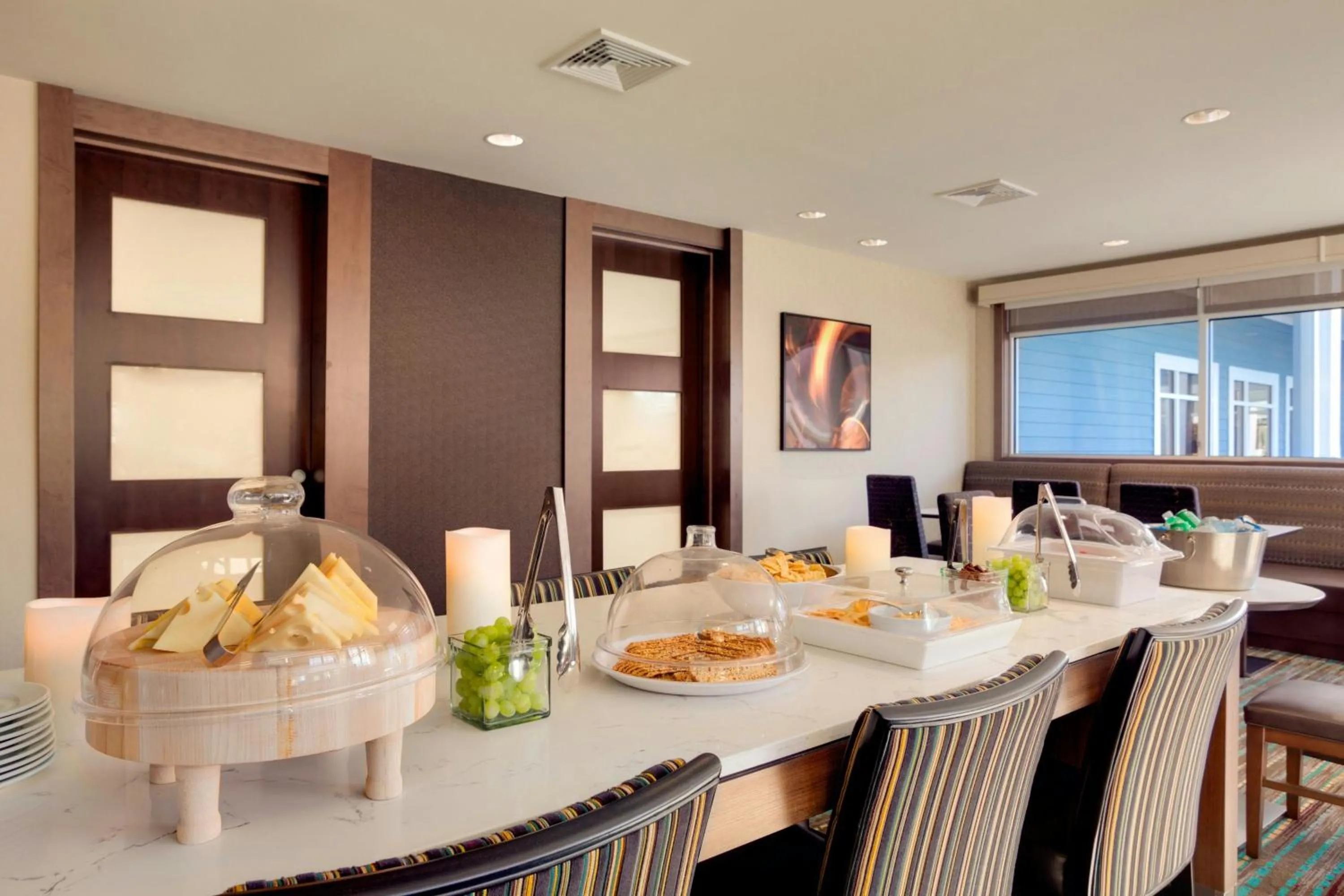 Restaurant/places to eat in Residence Inn by Marriott Kingston