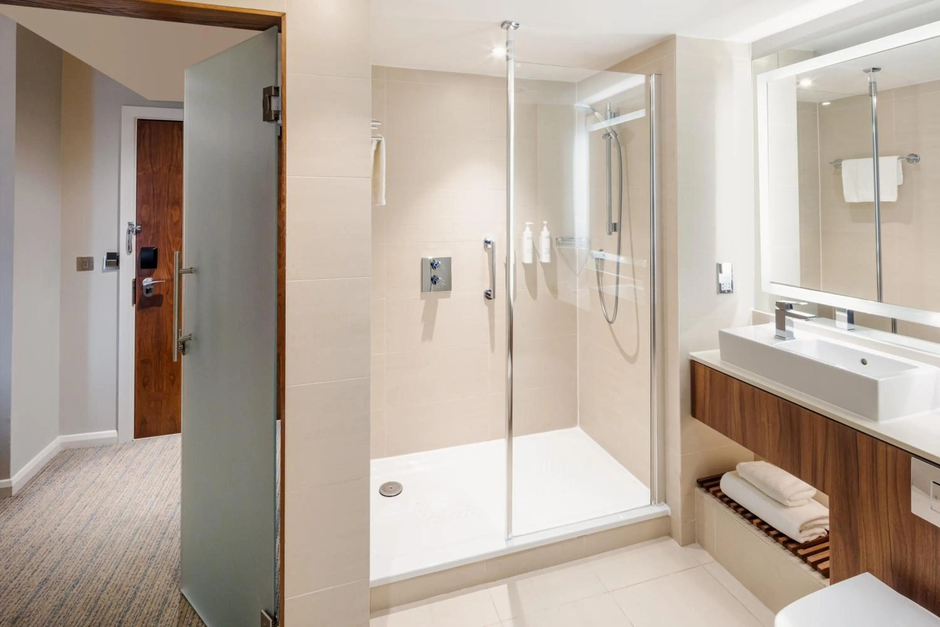 Bathroom in Courtyard by Marriott Edinburgh