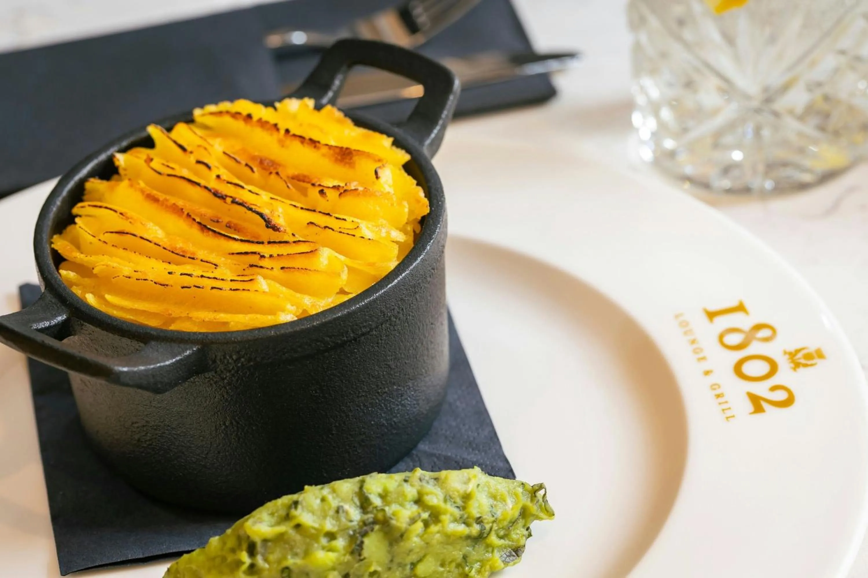 Restaurant/places to eat in Courtyard by Marriott Edinburgh