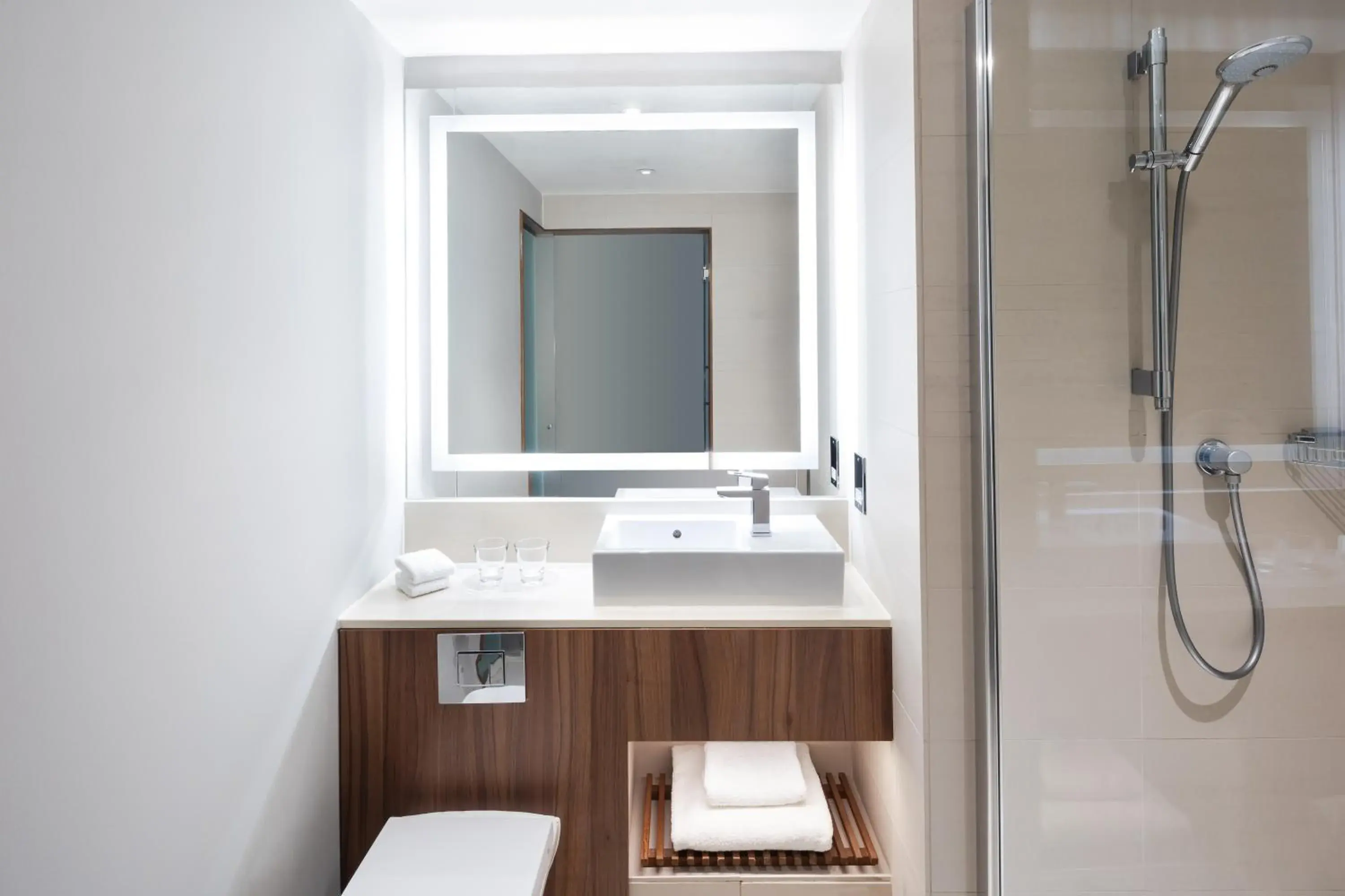 Superior King Room in Courtyard by Marriott Edinburgh Superior King Room in Courtyard by Marriott Edinburgh