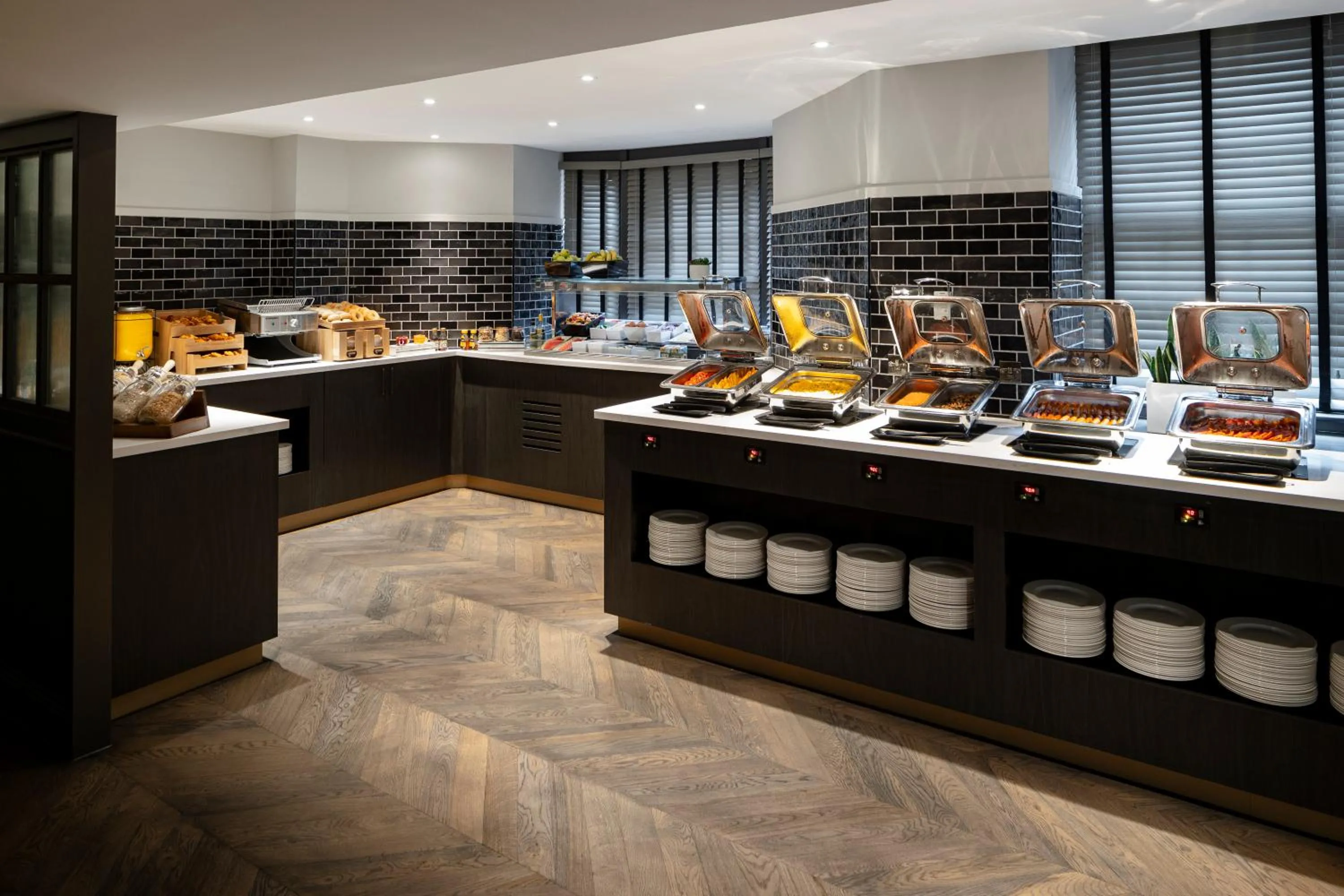 Buffet breakfast in Courtyard by Marriott Edinburgh