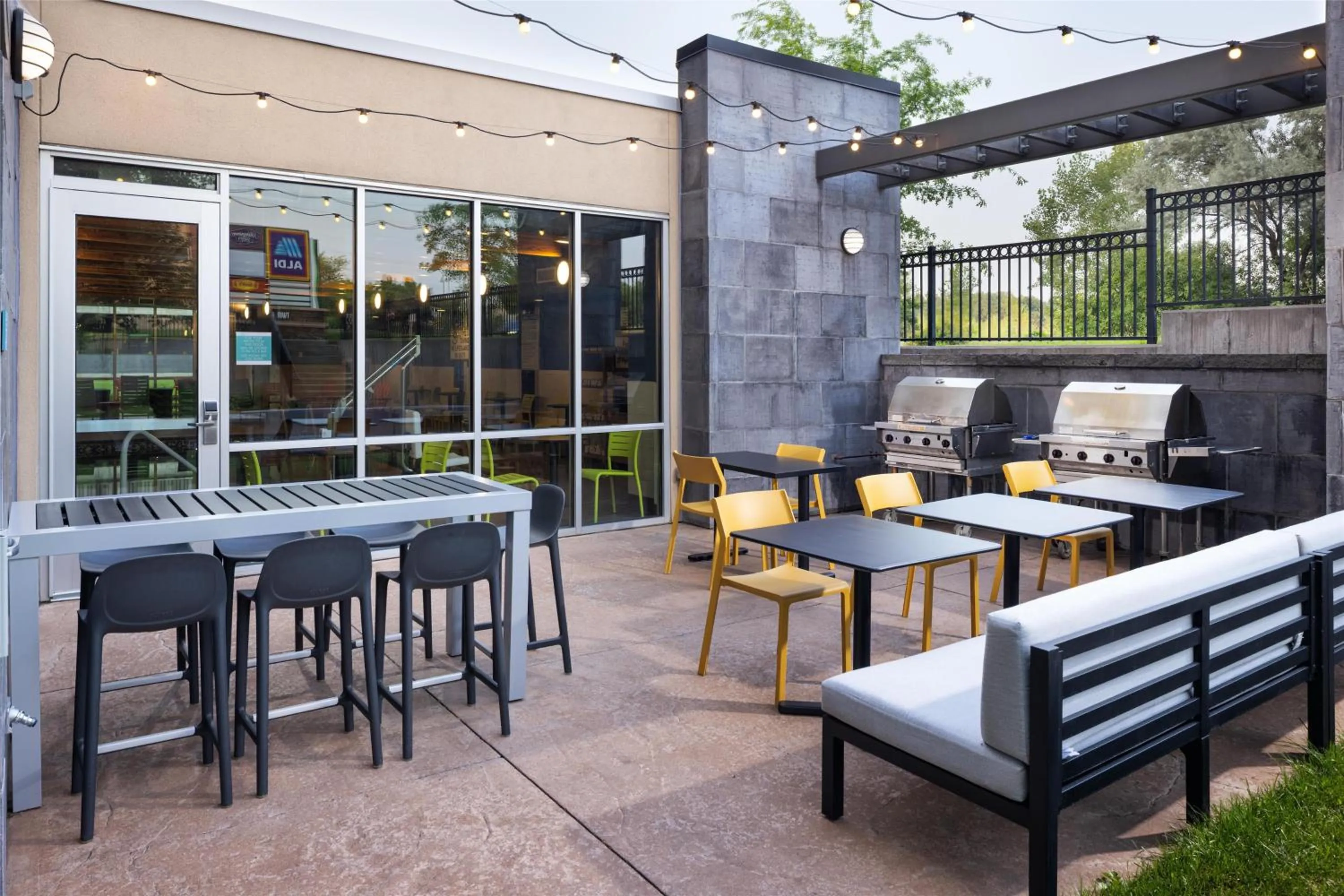 Patio in Home2 Suites by Hilton Roseville Minneapolis