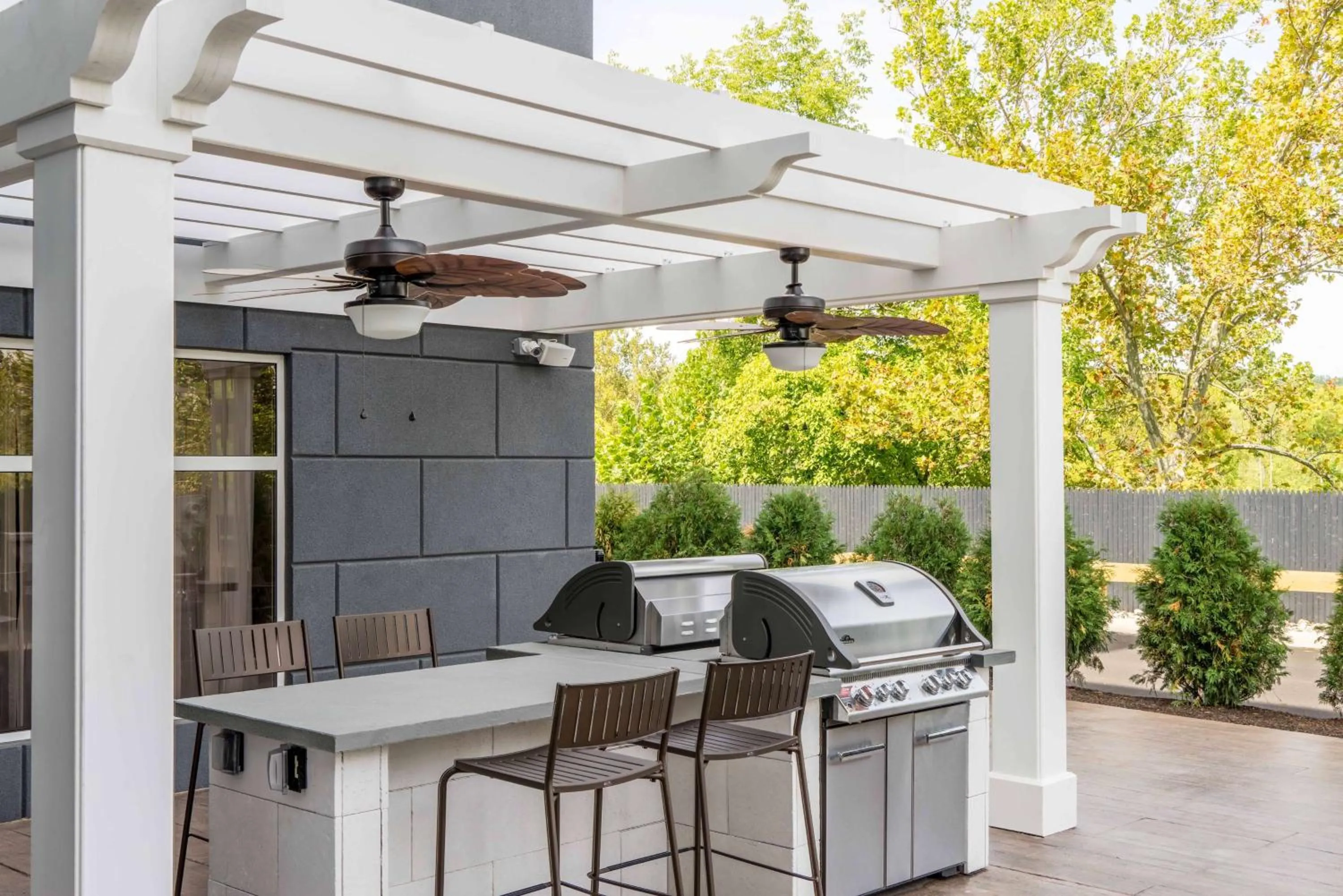 Patio in Homewood Suites by Hilton Philadelphia Plymouth Meeting