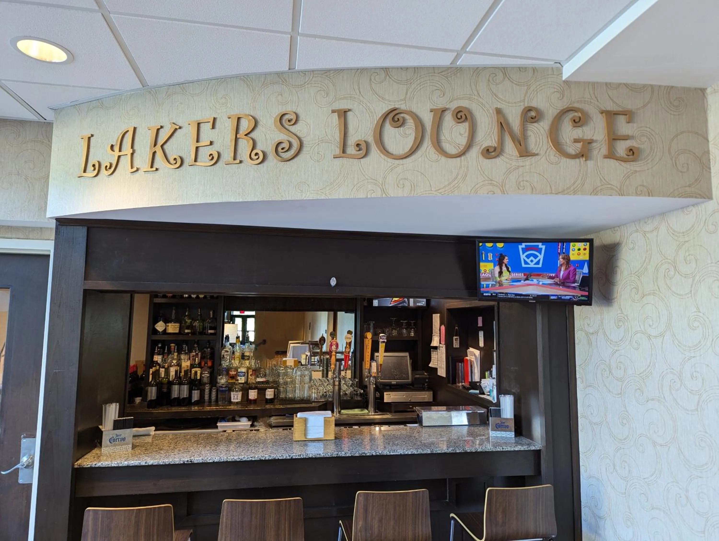 Lounge or bar in Hampton Inn & Suites Cazenovia, NY