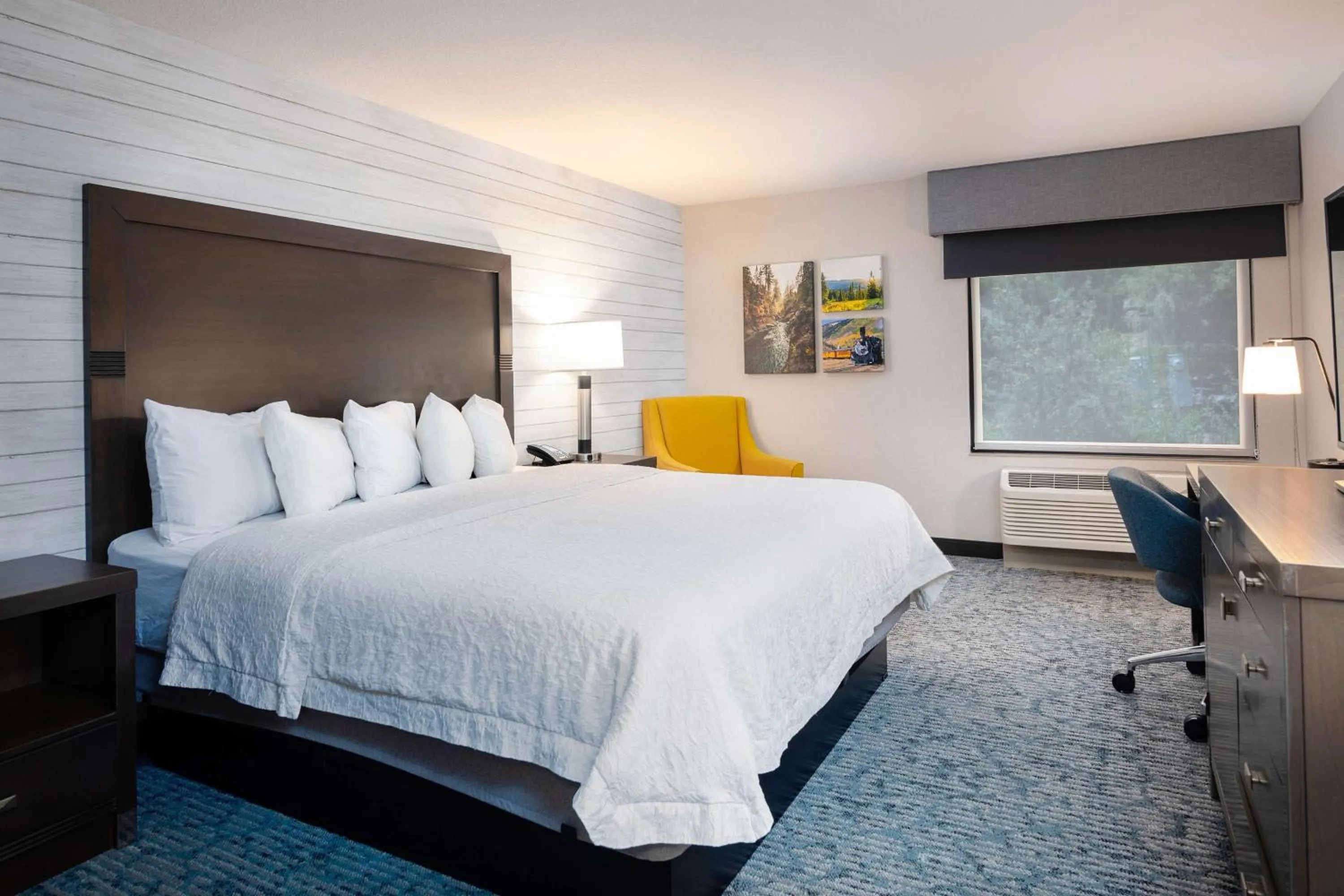 Bed in Hampton Inn Durango