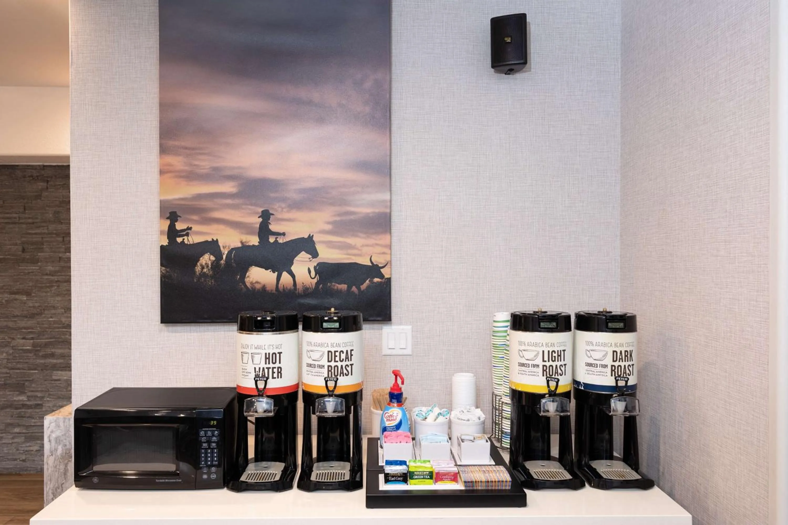 Dining area in Hampton Inn Durango
