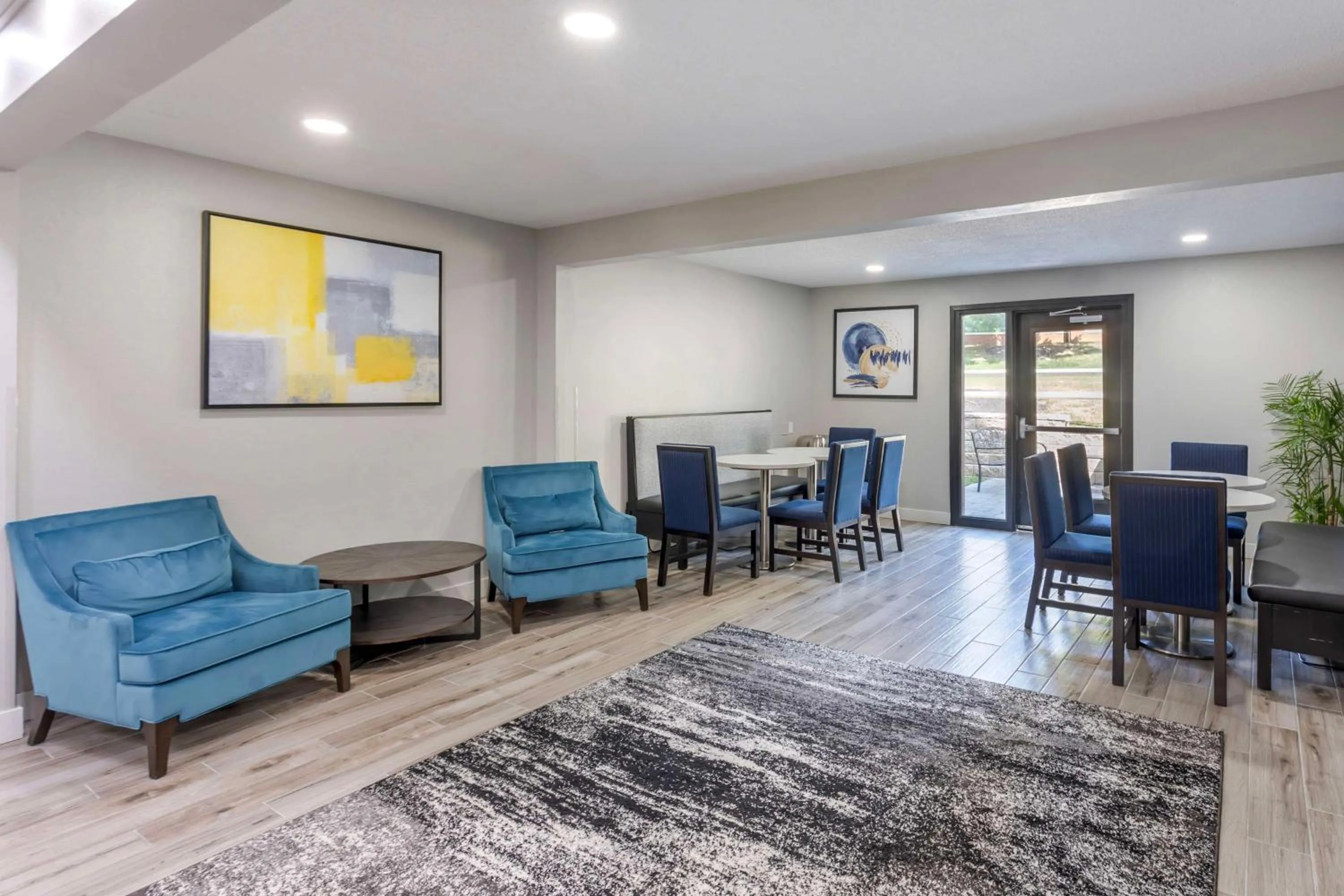 Lobby or reception in Executive Residency by Best Western Philadelphia-Willow Grove