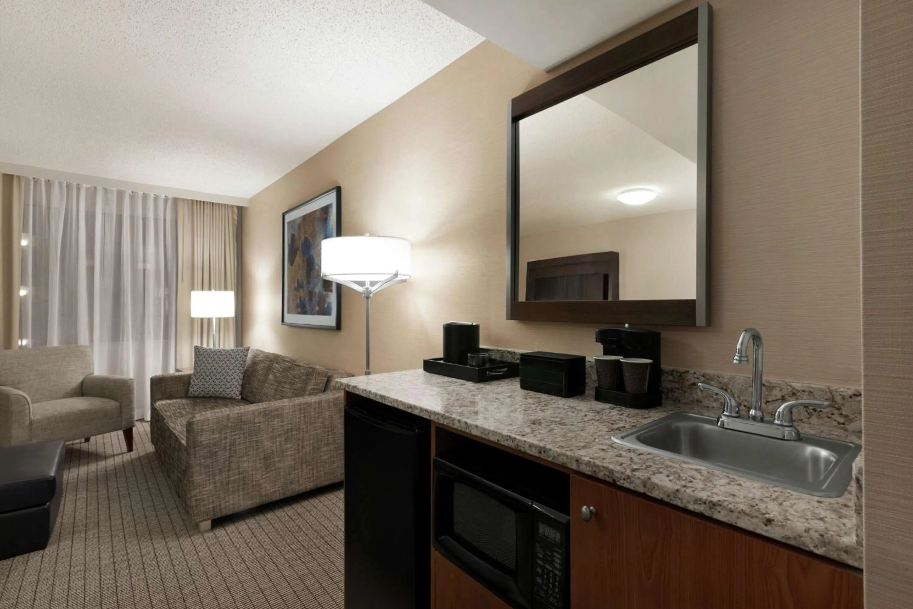 Bedroom in Embassy Suites Cincinnati - RiverCenter