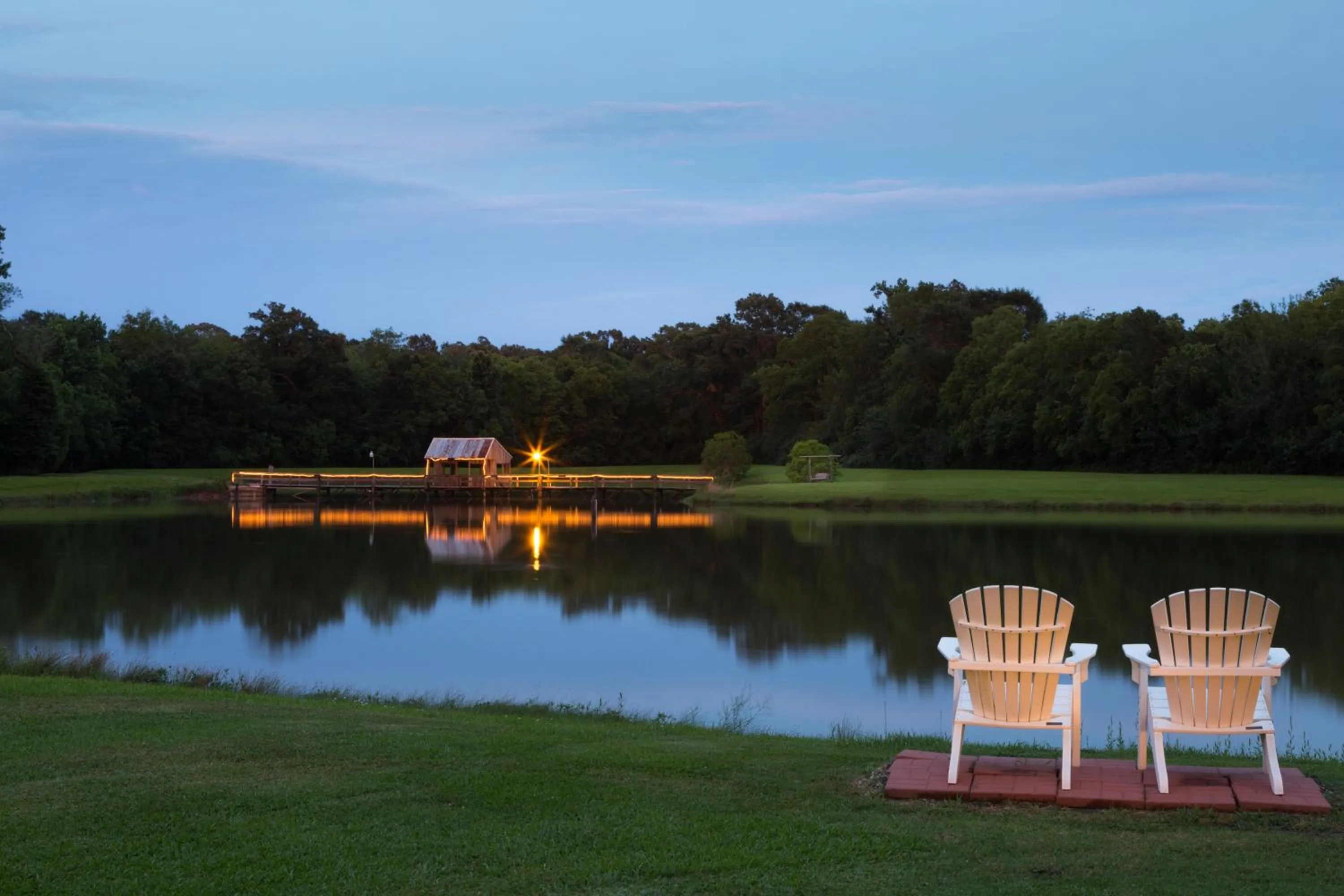 Lake view in Maison D'Memoire Bed & Breakfast Cottages