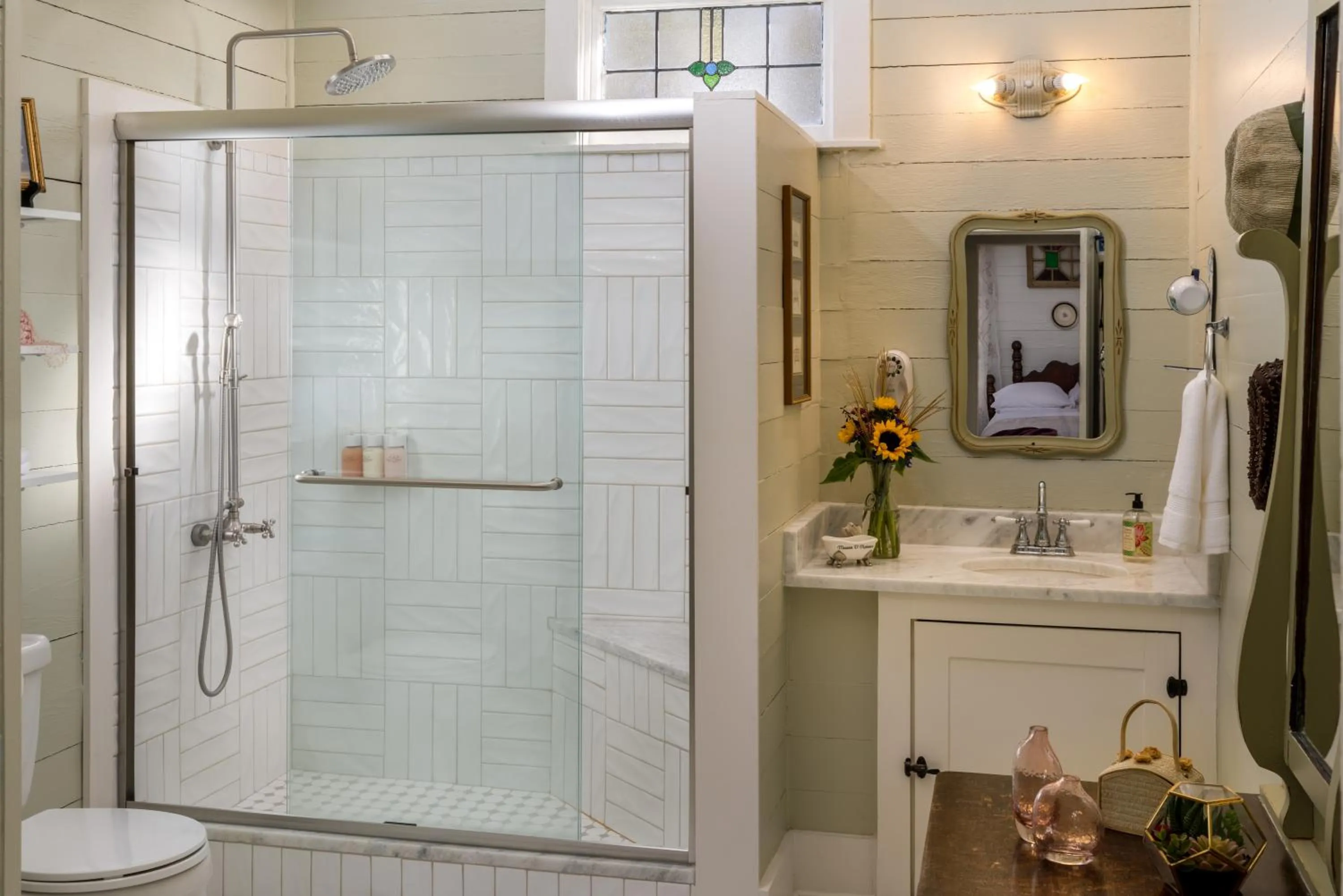 Bathroom in Maison D'Memoire Bed & Breakfast Cottages