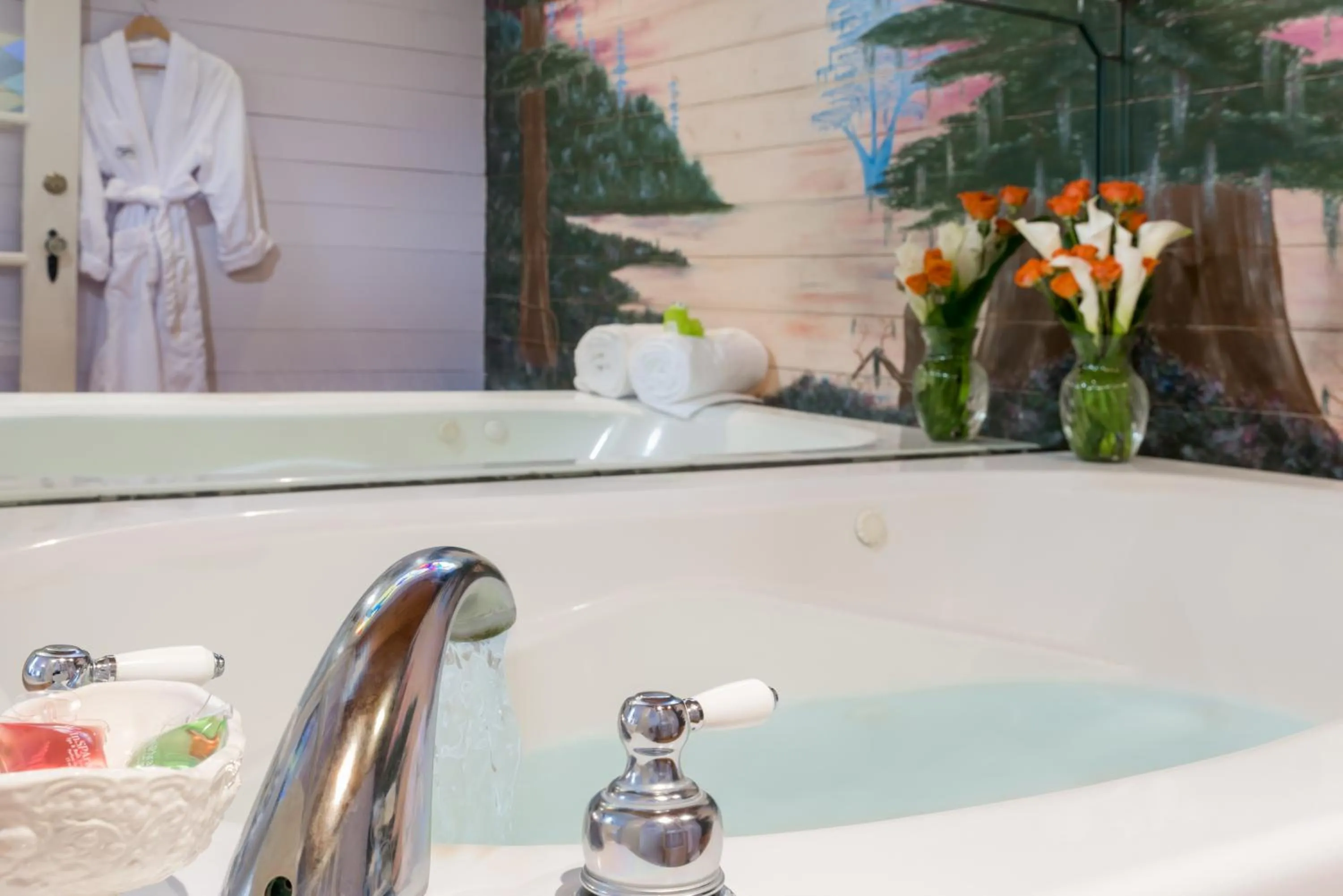 Bath in Maison D'Memoire Bed & Breakfast Cottages