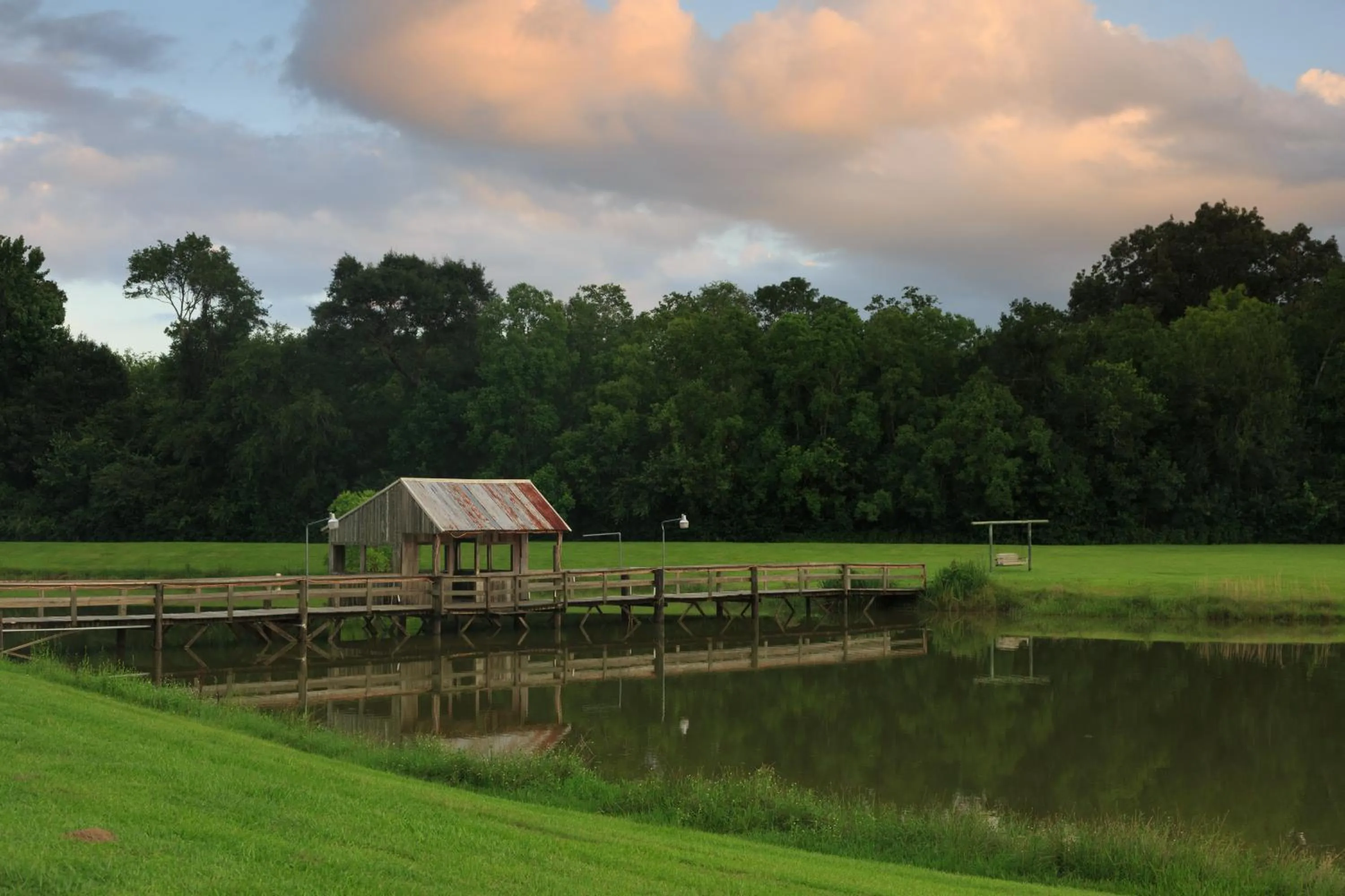 Lake view in Maison D'Memoire Bed & Breakfast Cottages