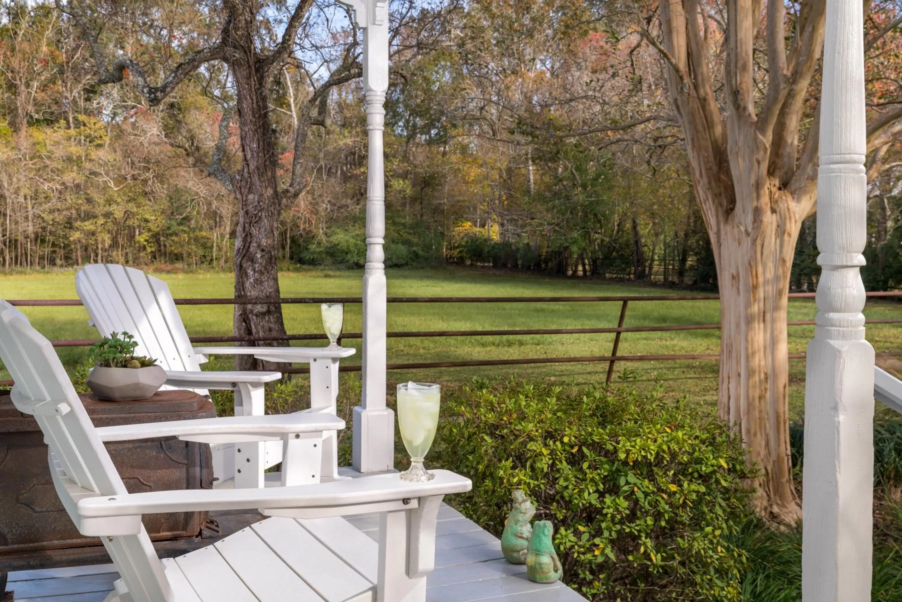 Patio in Maison D'Memoire Bed & Breakfast Cottages