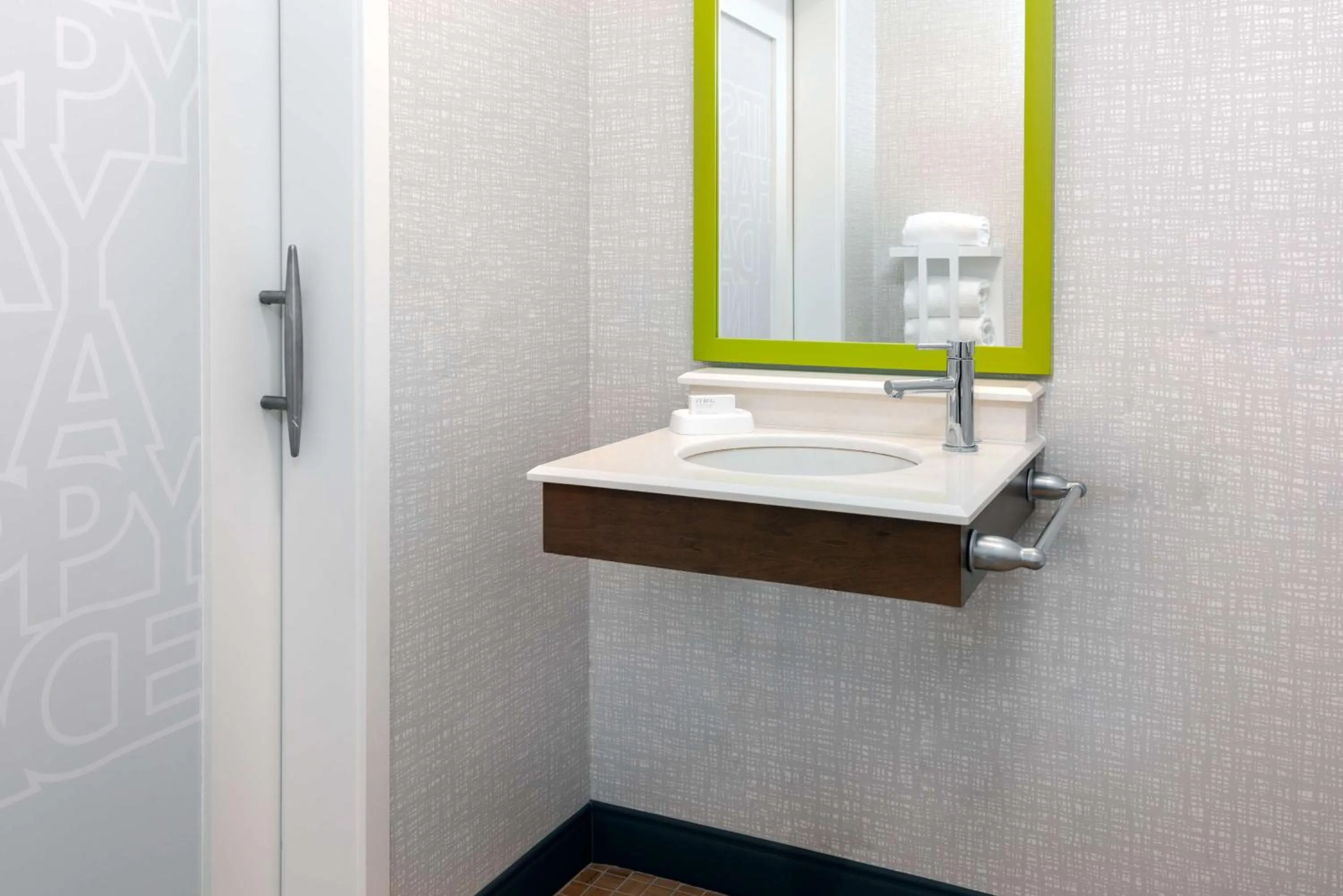 Bathroom in Hampton Inn Coventry-Warwick Area