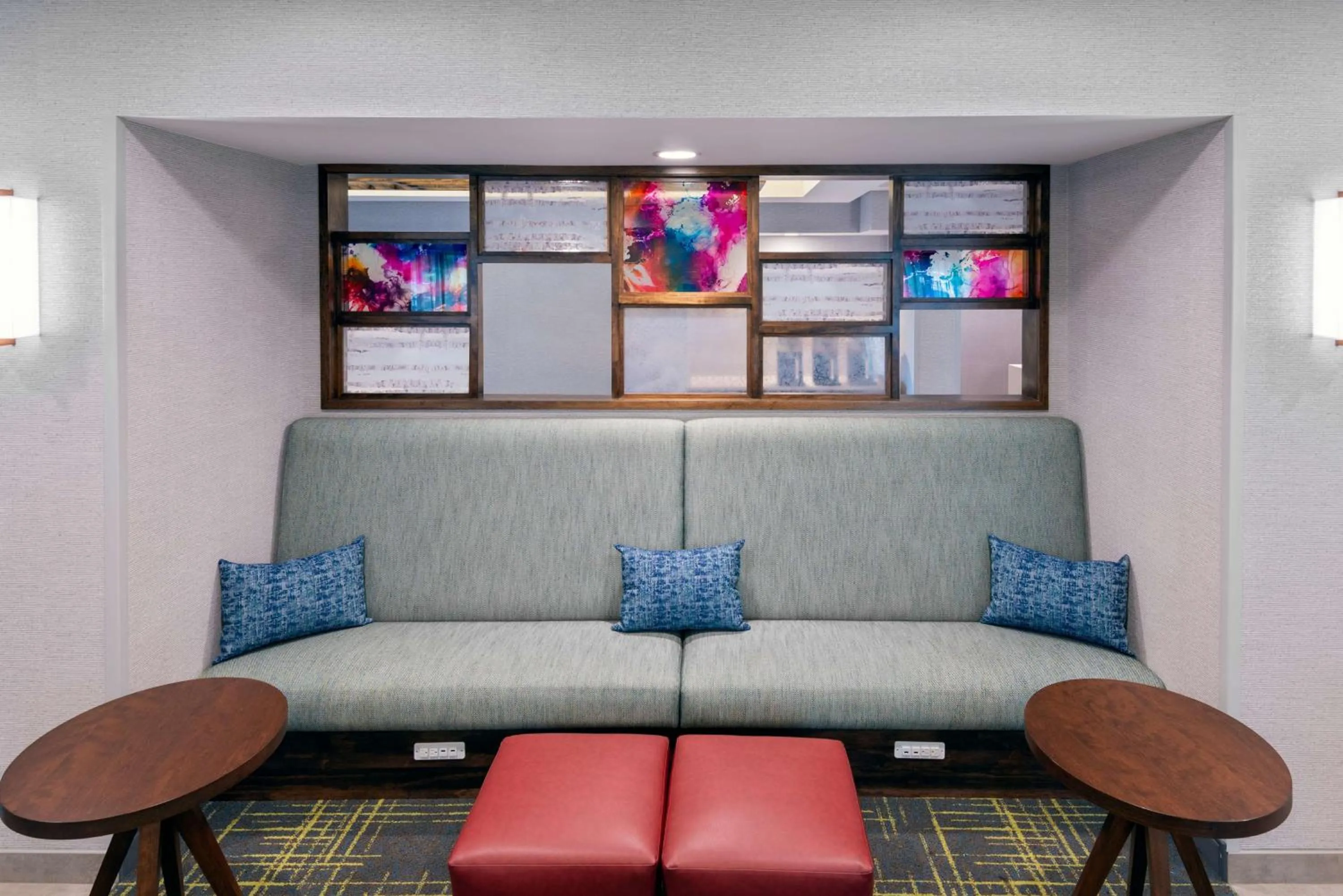 Lobby or reception in Hampton Inn Coventry-Warwick Area