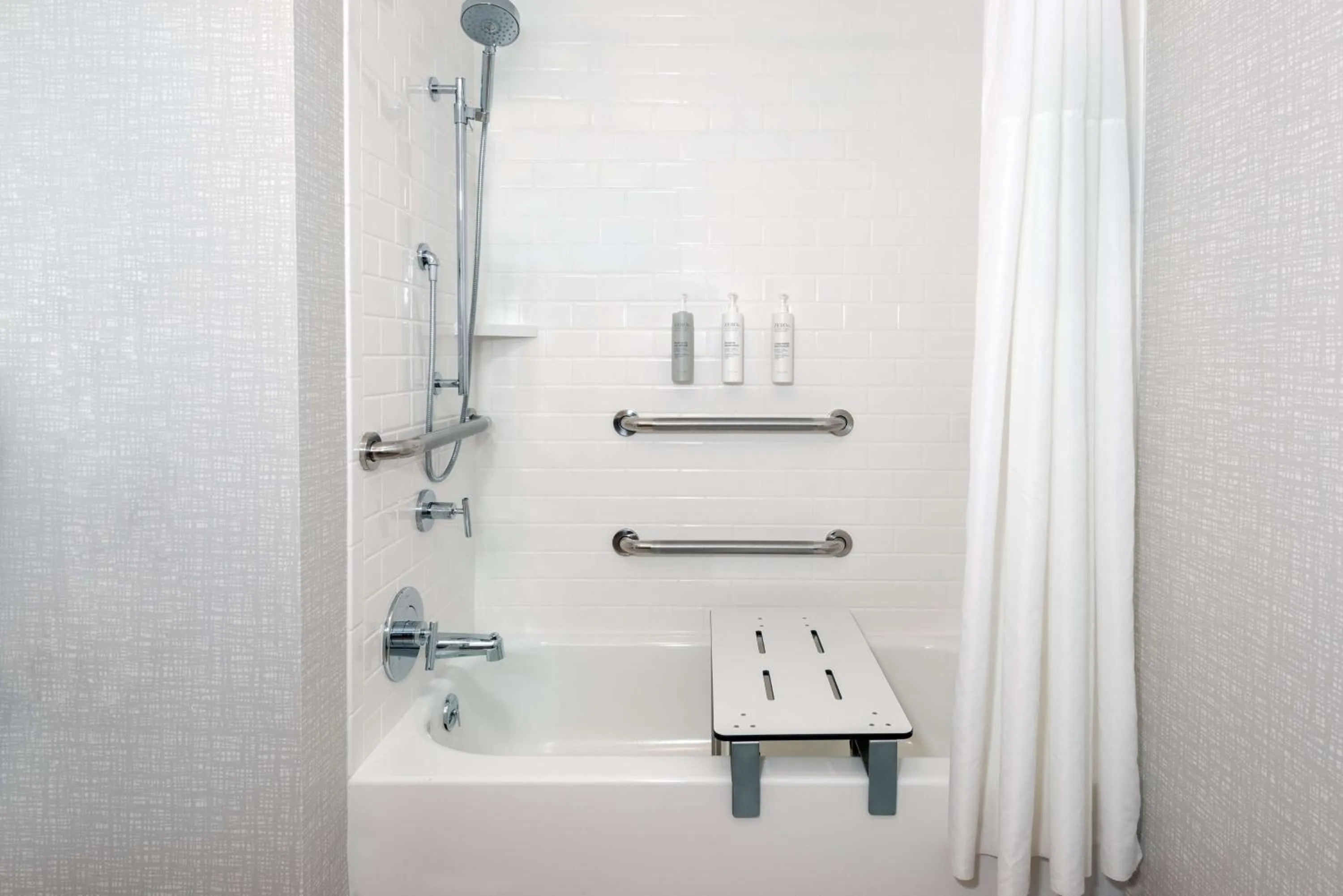 Bathroom in Hampton Inn Coventry-Warwick Area