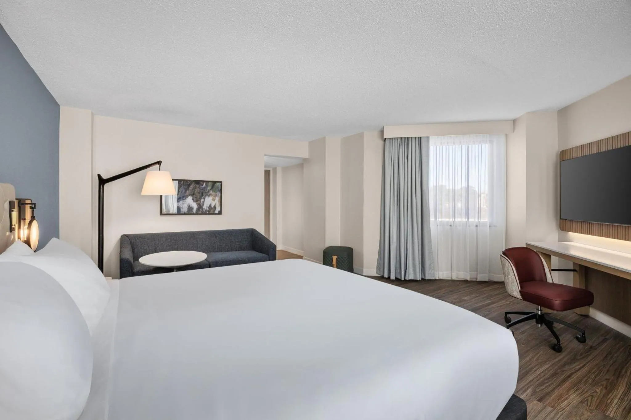 Photo of the whole room, Bed in Crowne Plaza Virginia Beach Town Center by IHG