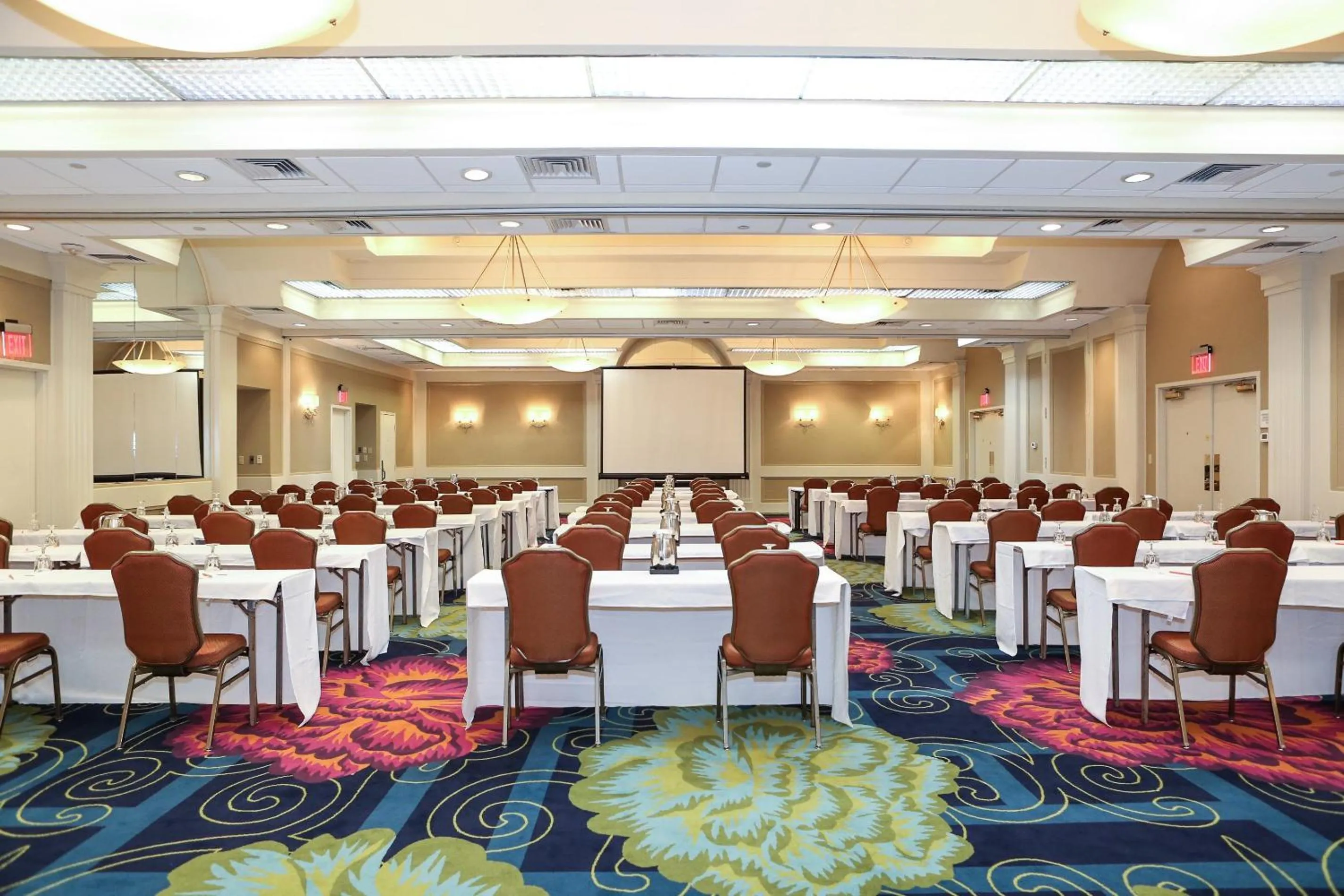 Meeting/conference room in Crowne Plaza Virginia Beach Town Center by IHG
